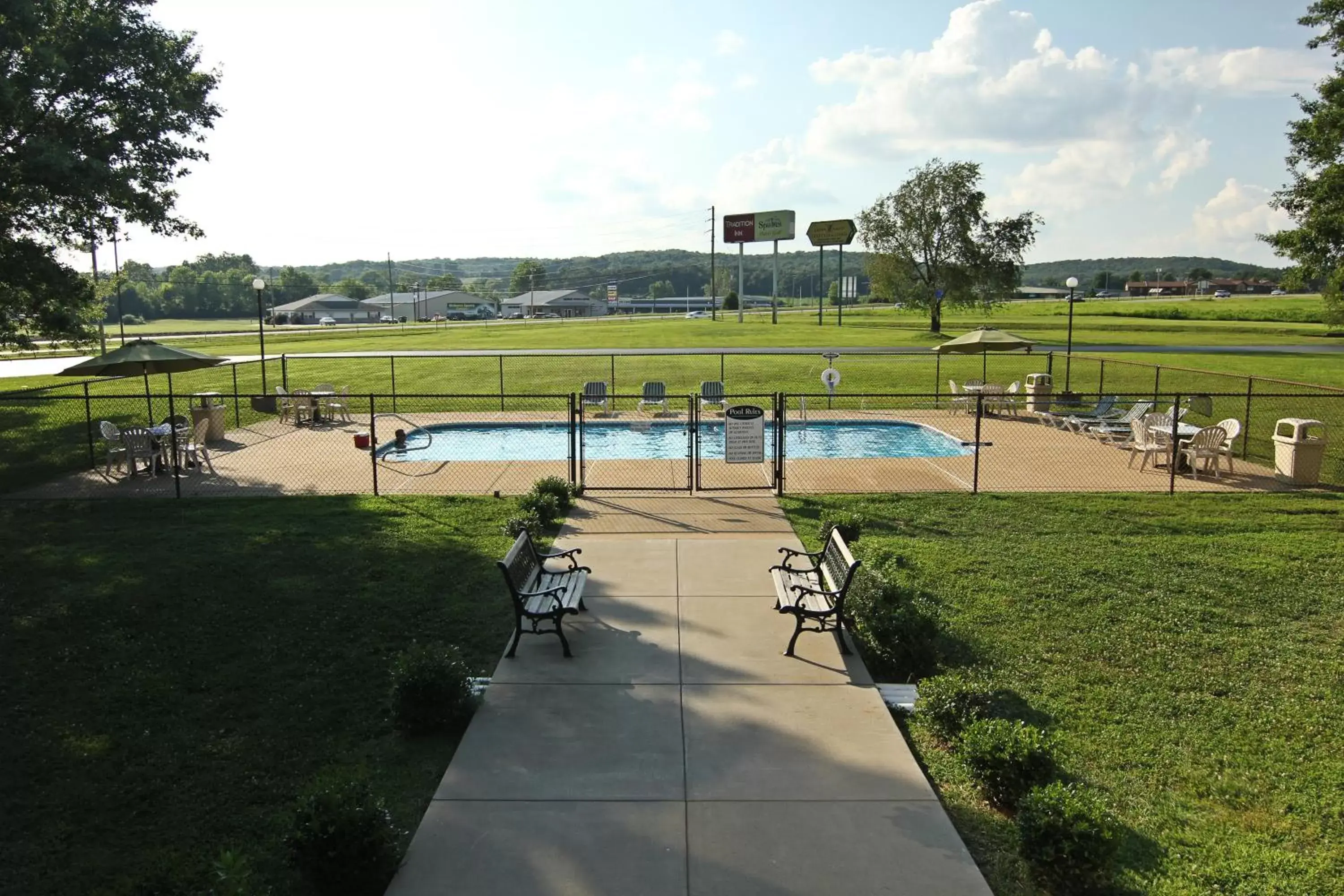 Swimming pool in Baymont Inn and Suites by Wyndham Farmington, MO