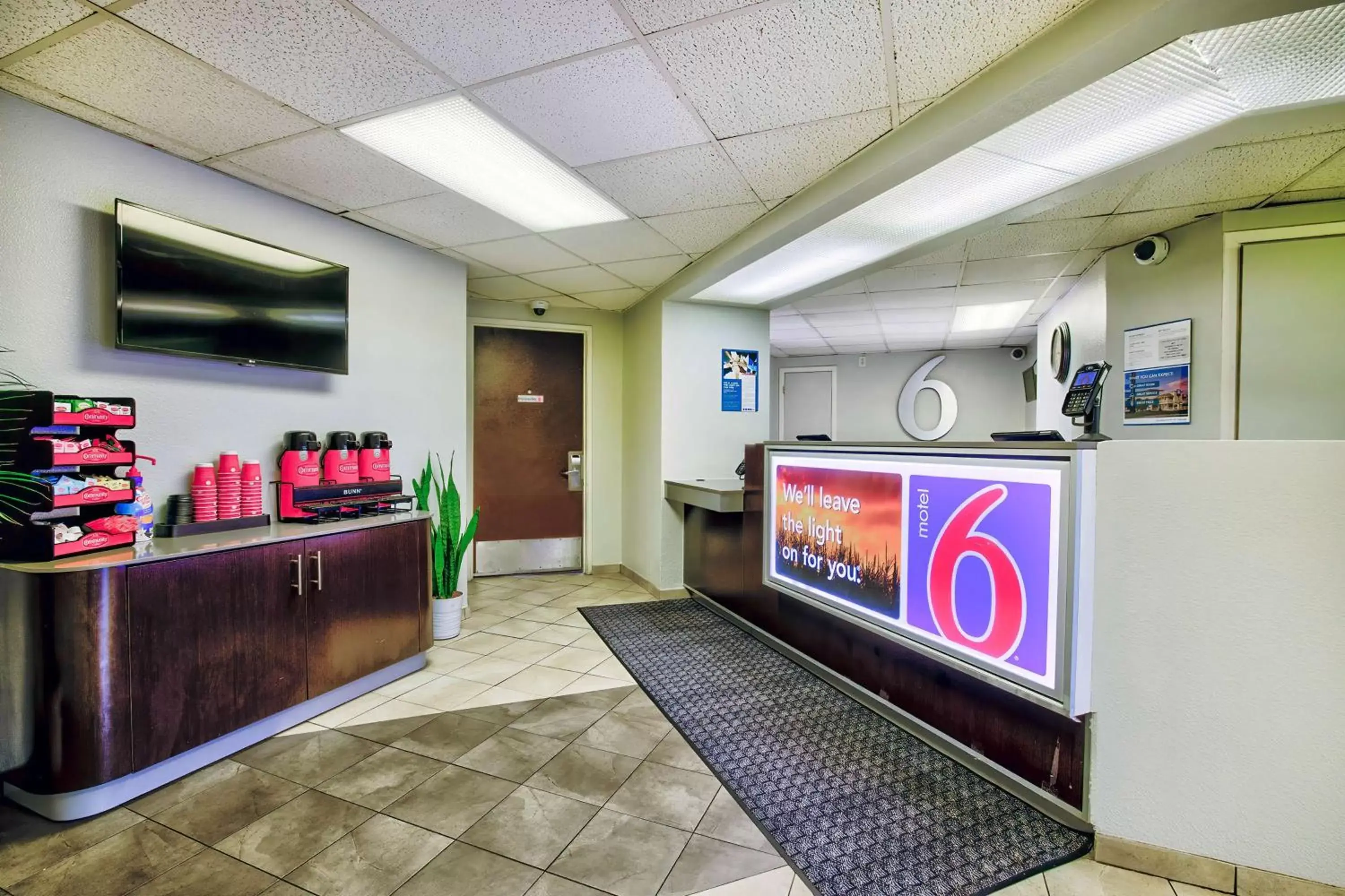 Lobby or reception in Motel 6 Duluth, MN