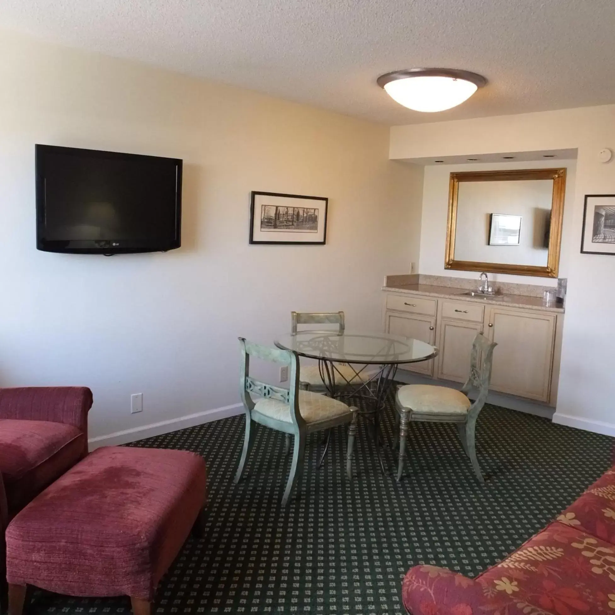 Photo of the whole room, TV/Entertainment Center in Crowne Plaza Hotel Hickory, an IHG Hotel