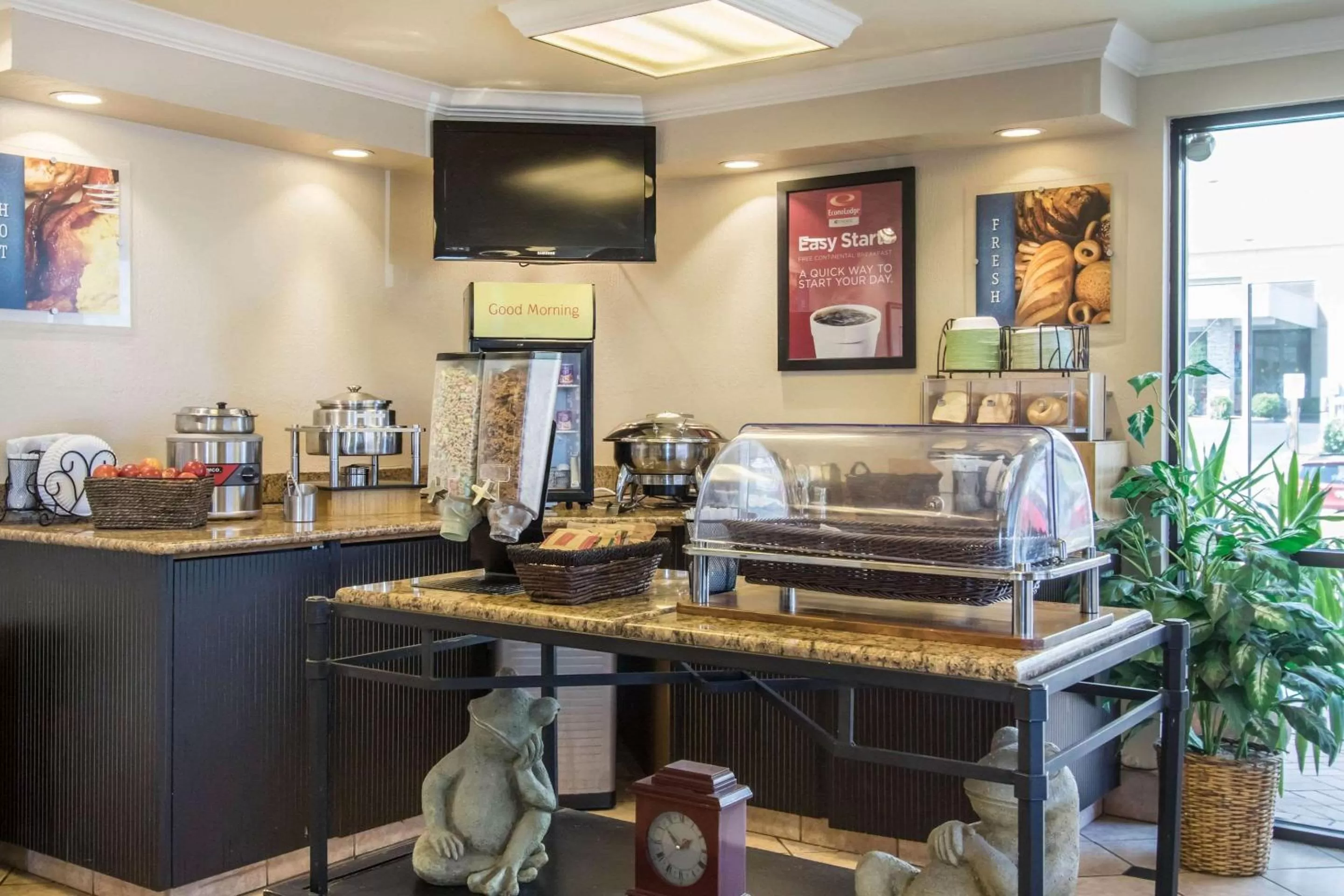 Restaurant/places to eat in Econo Lodge Inn & Suites Joplin