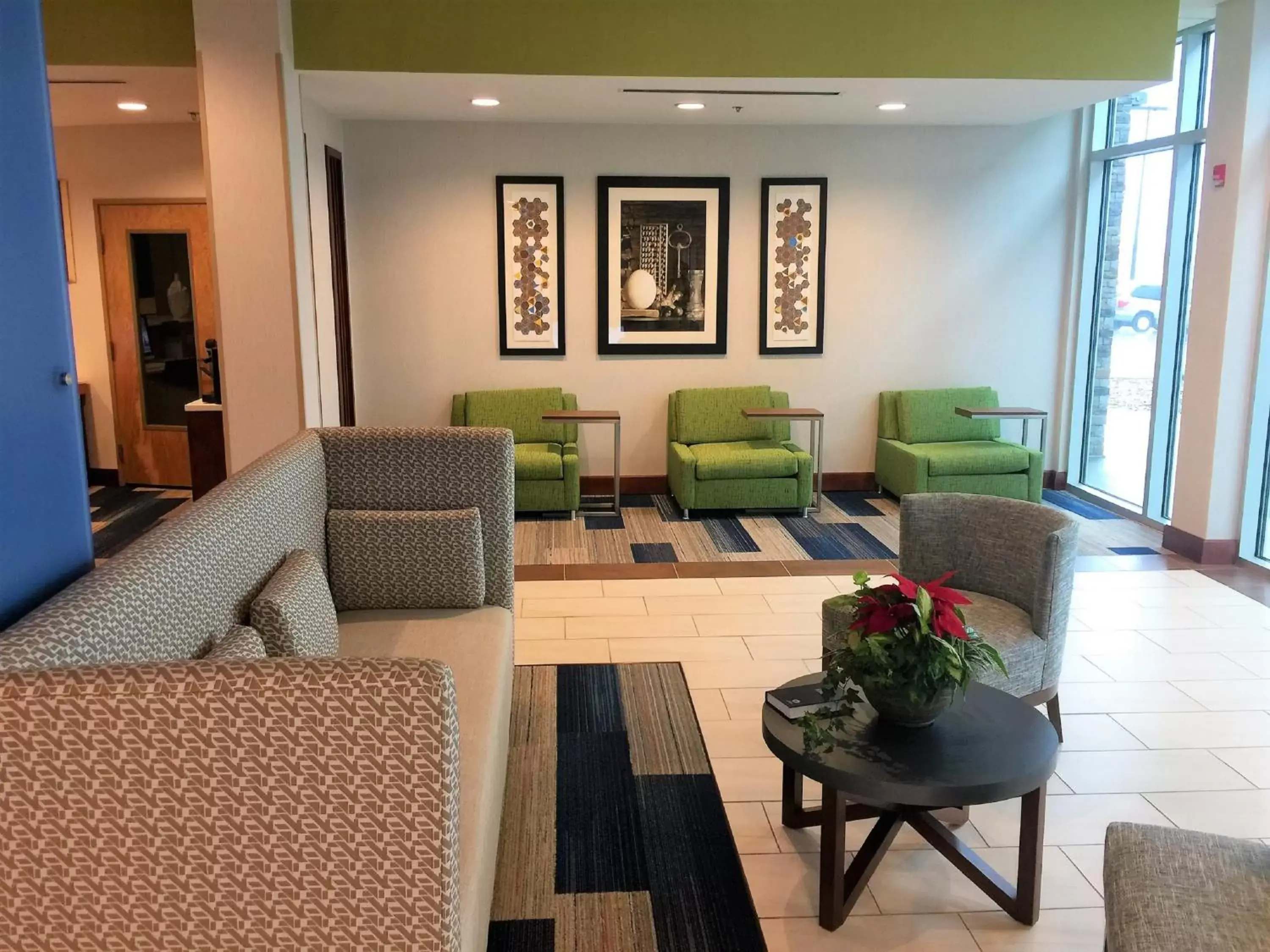Property building, Seating Area in Holiday Inn Express & Suites Danville, an IHG Hotel