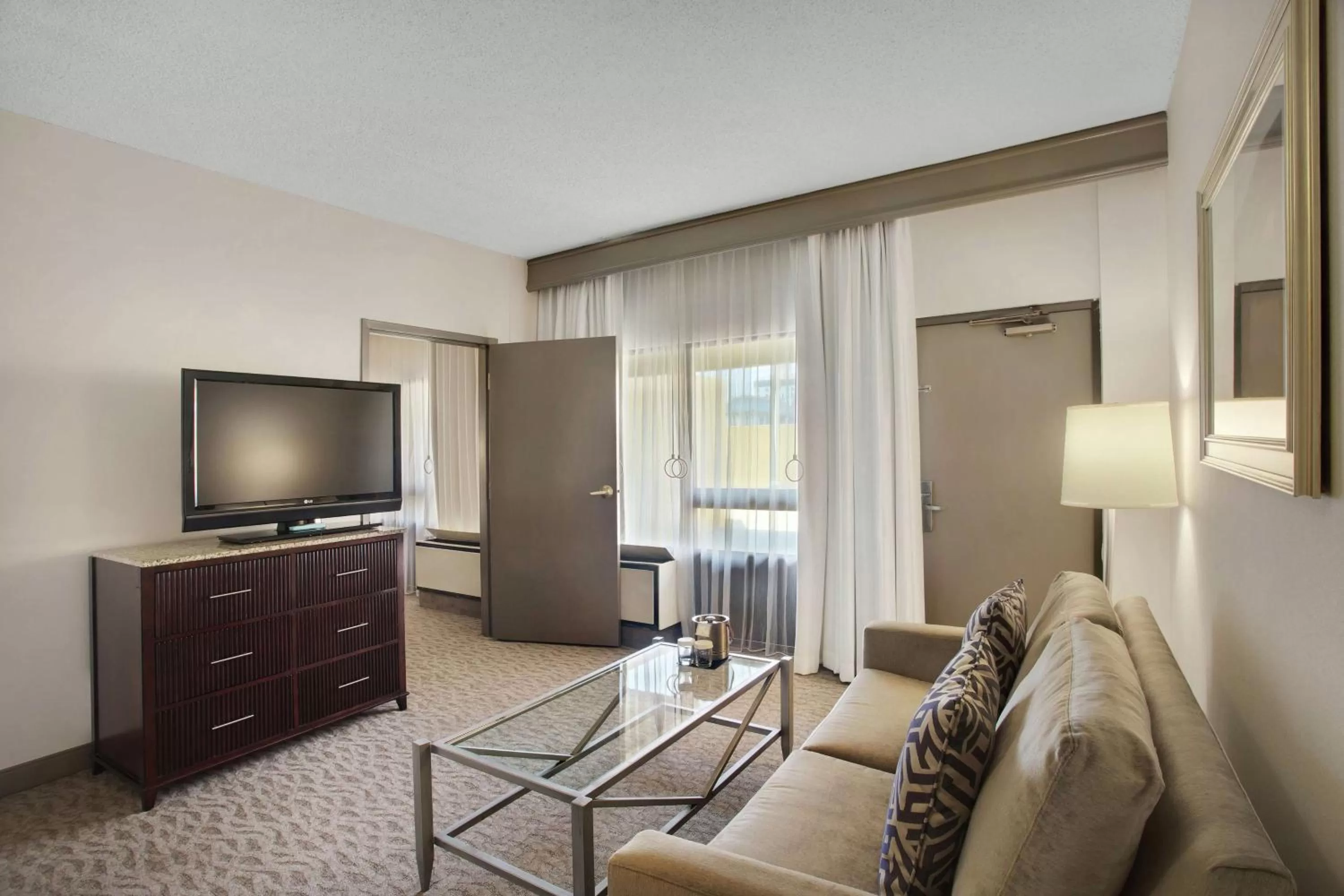 Bedroom in DoubleTree by Hilton Little Rock