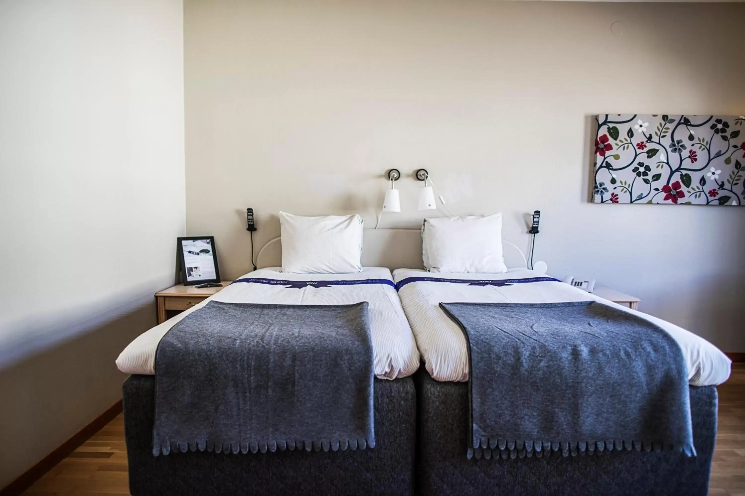 Bedroom, Bed in First Hotel Statt