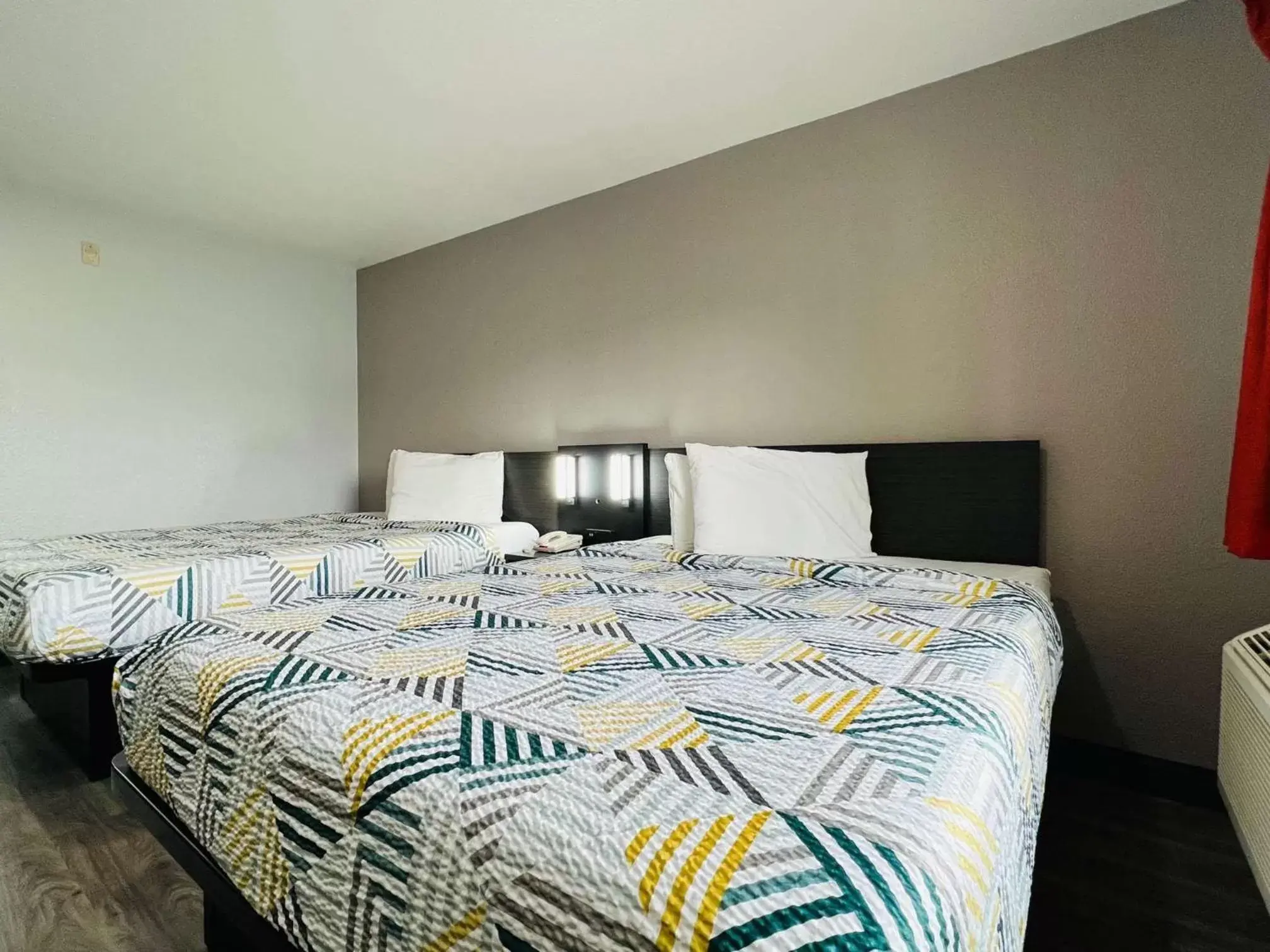 Bedroom, Bed in Motel 6-La Mesa, CA - San Diego