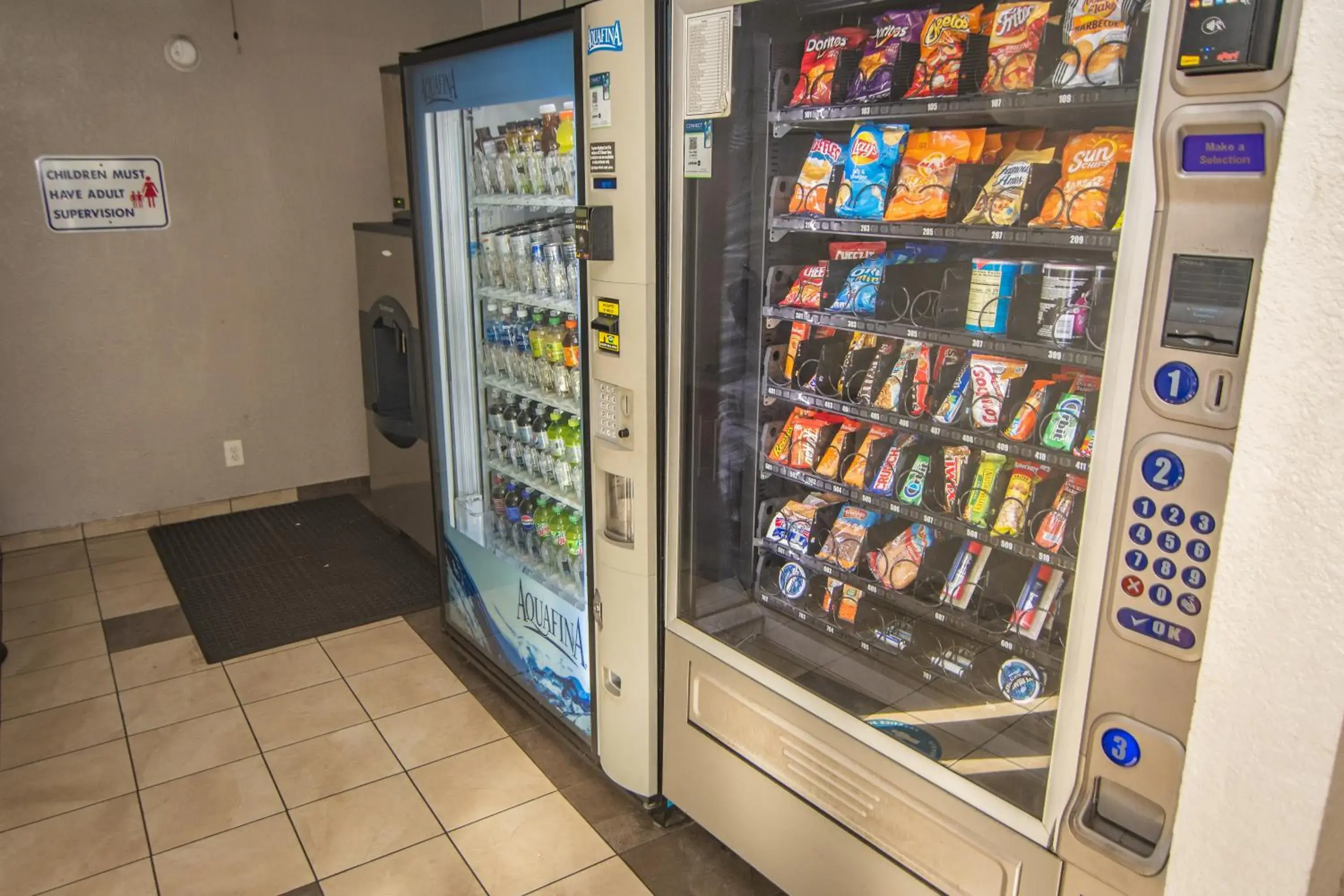 vending machine, Supermarket/Shops in Motel 6-Ft. Pierce, FL