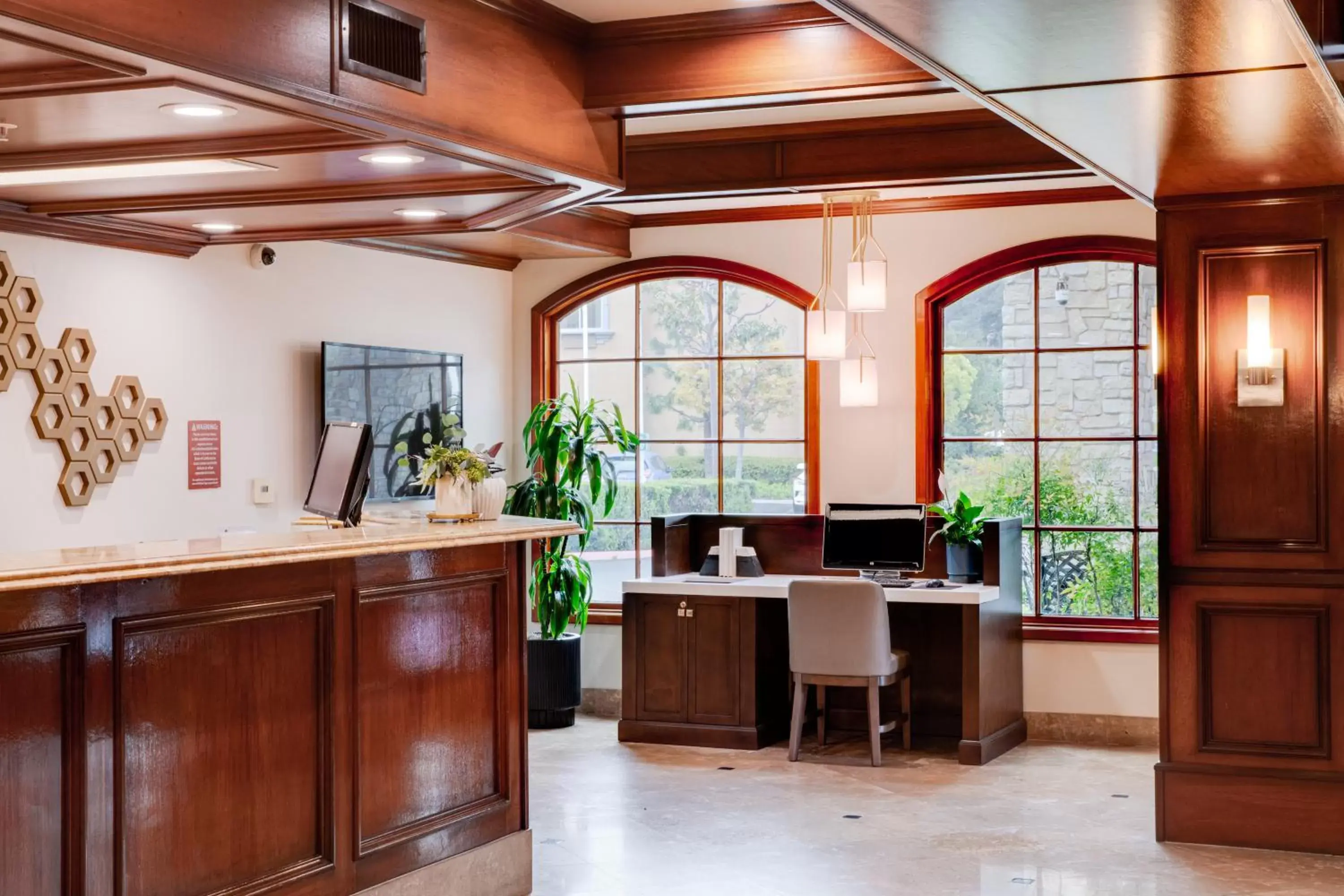 Business facilities, Lobby/Reception in Ayres Suites Mission Viejo