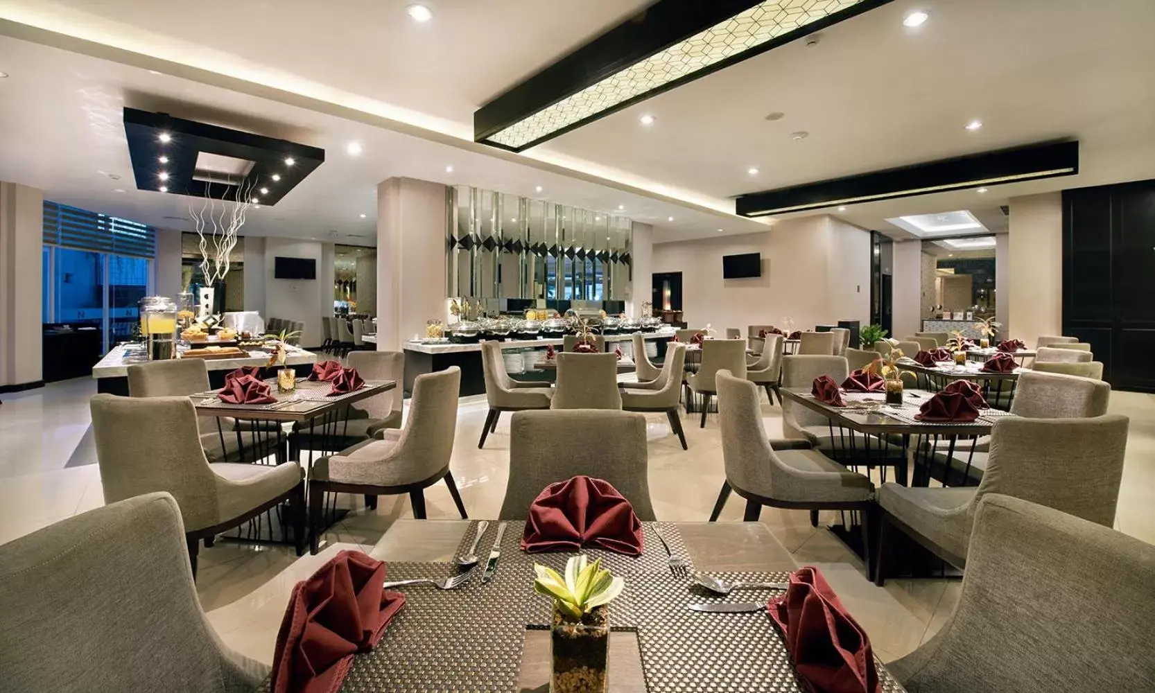 Restaurant/places to eat in Swiss-Belinn Tunjungan Surabaya