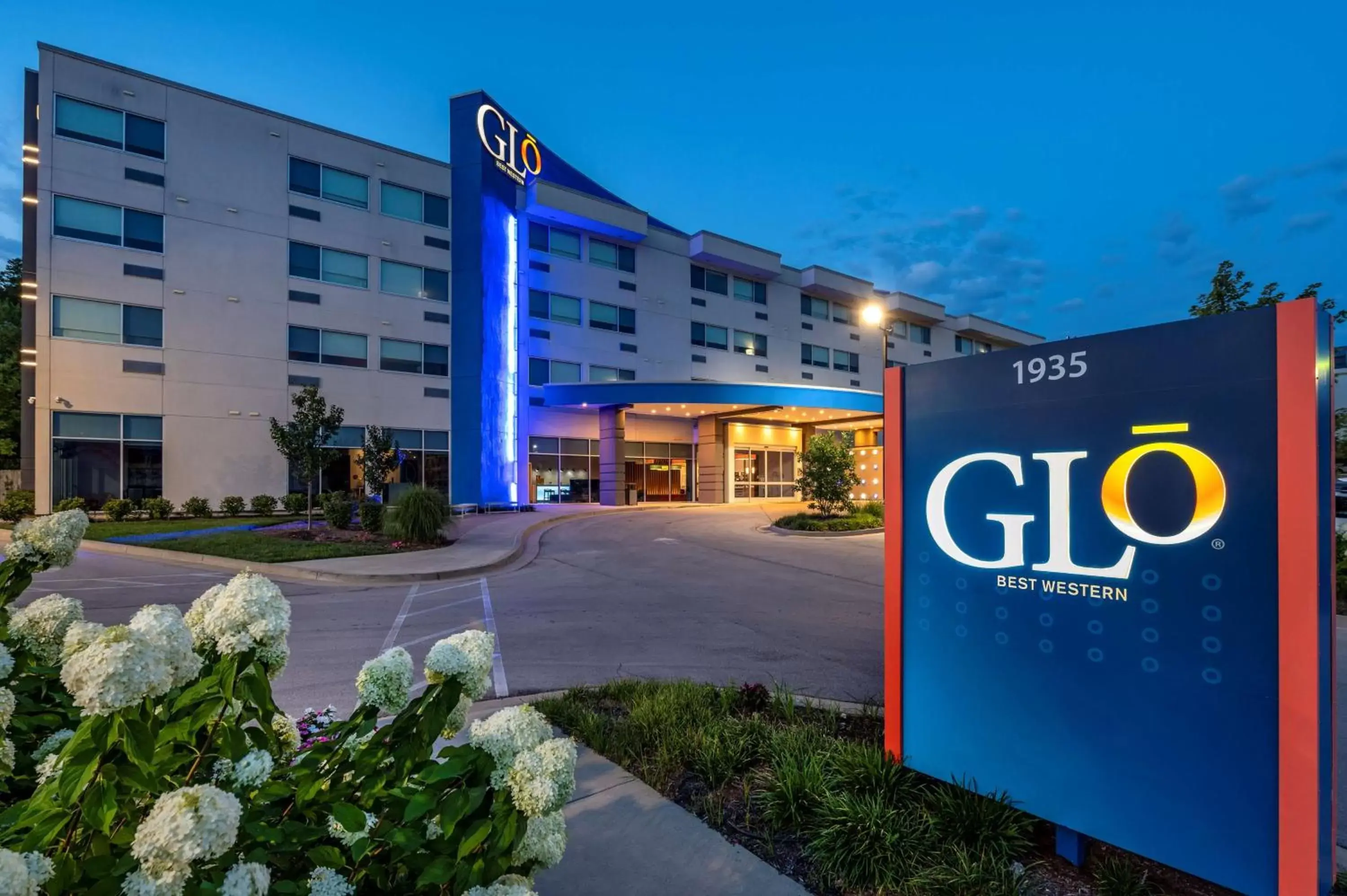 Property building, Property Logo/Sign in GLō Best Western Lexington