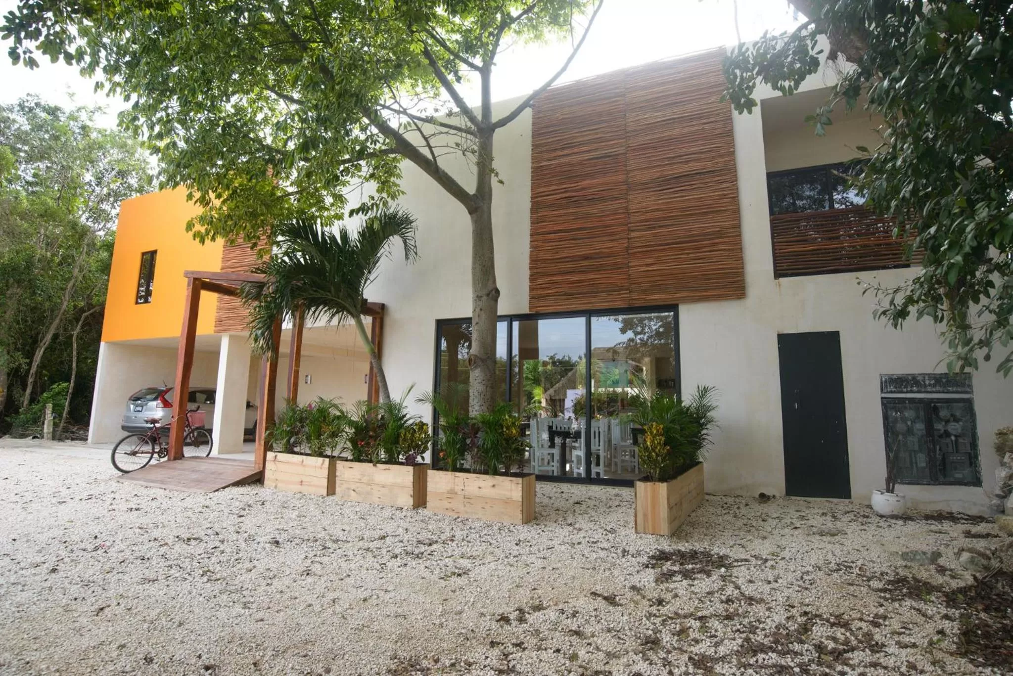 Property building in Hotel Uolis Nah