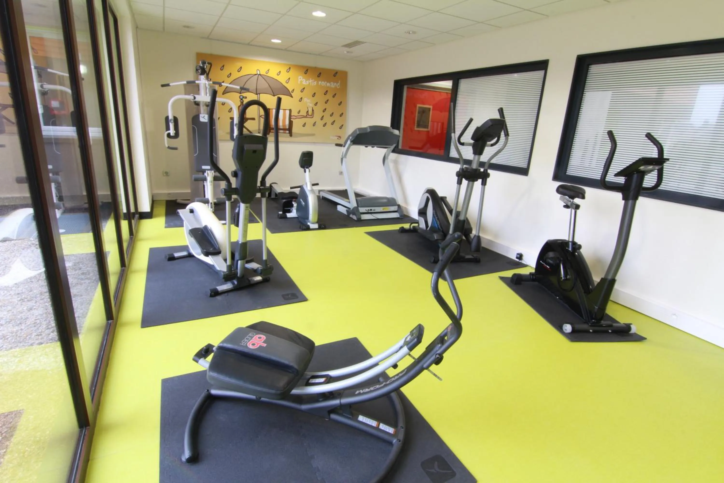 Fitness centre/facilities in ibis Styles Flers