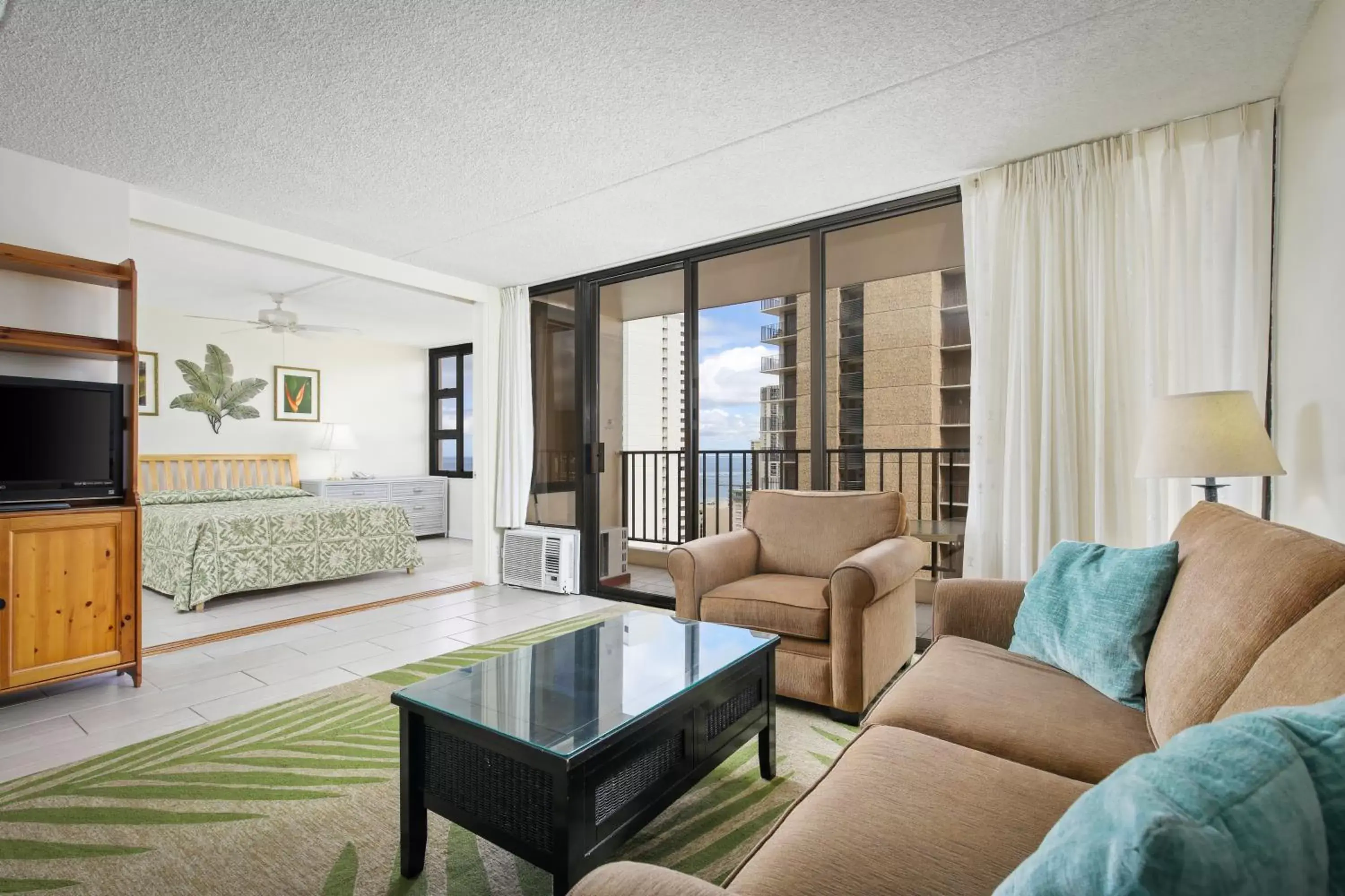 Living room, Seating Area in Aston at the Waikiki Banyan