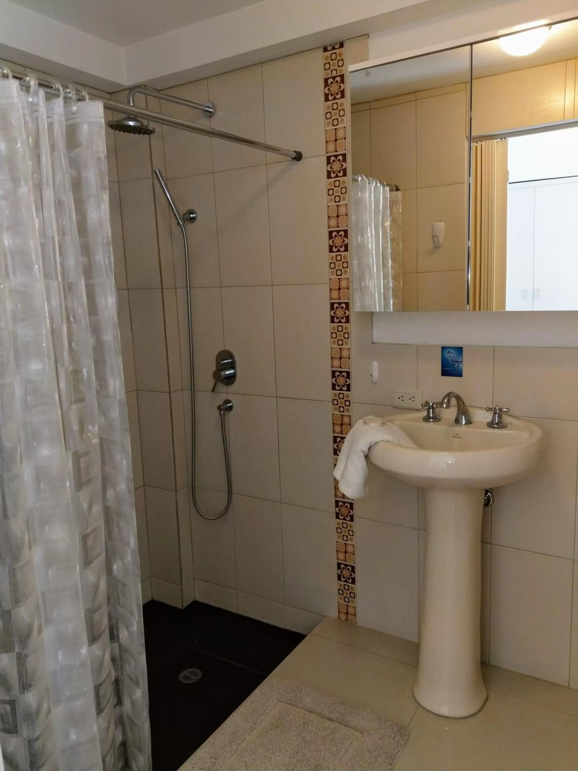 Toilet, Bathroom in Hotel Rincon Aleman