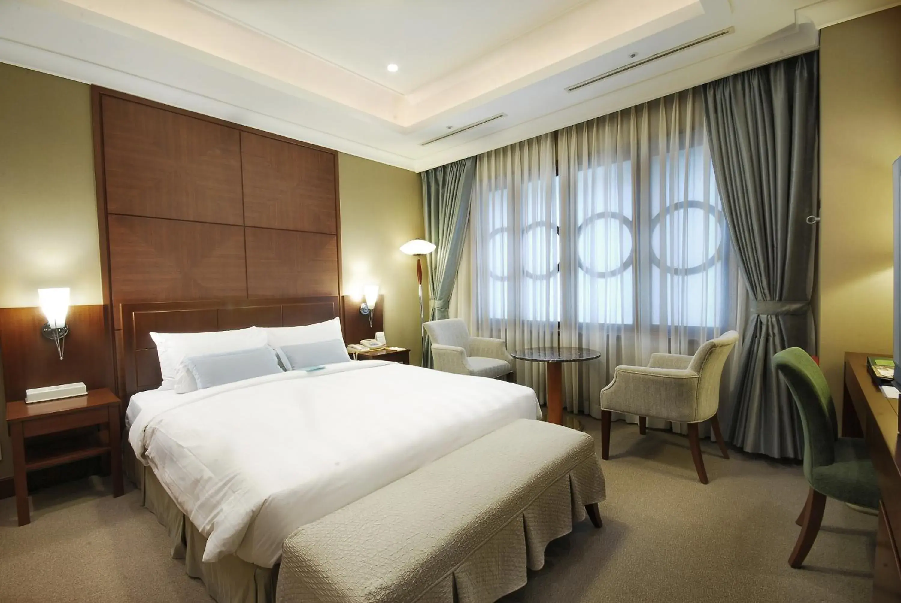 Bedroom, Bed in Nongshim Hotel