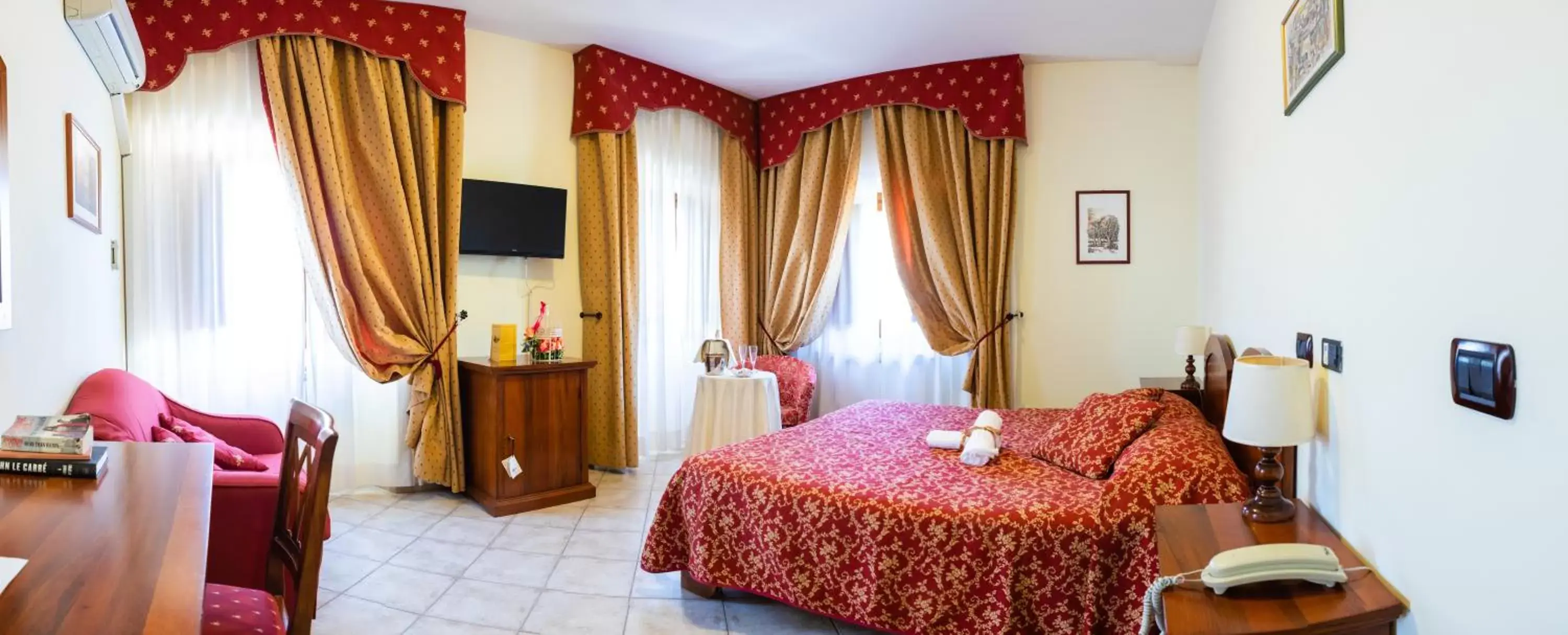 Photo of the whole room in Hotel Il Cavalier D'Arpino