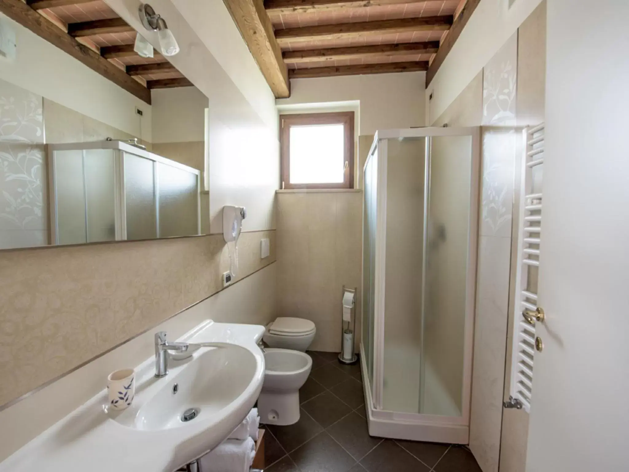 Shower, Bathroom in Albergo La Foresteria