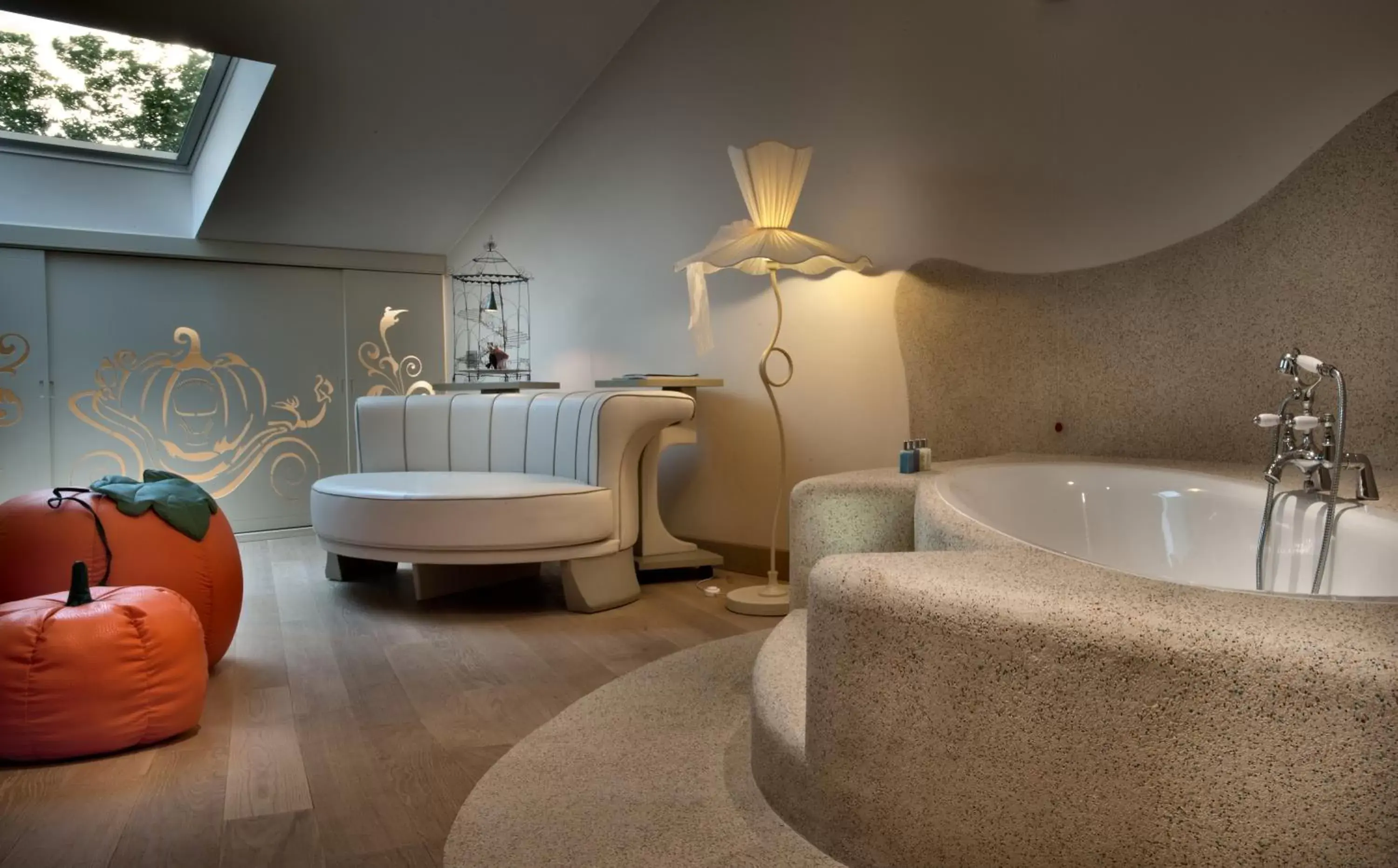 Living room, Bathroom in Château Monfort - Relais & Châteaux