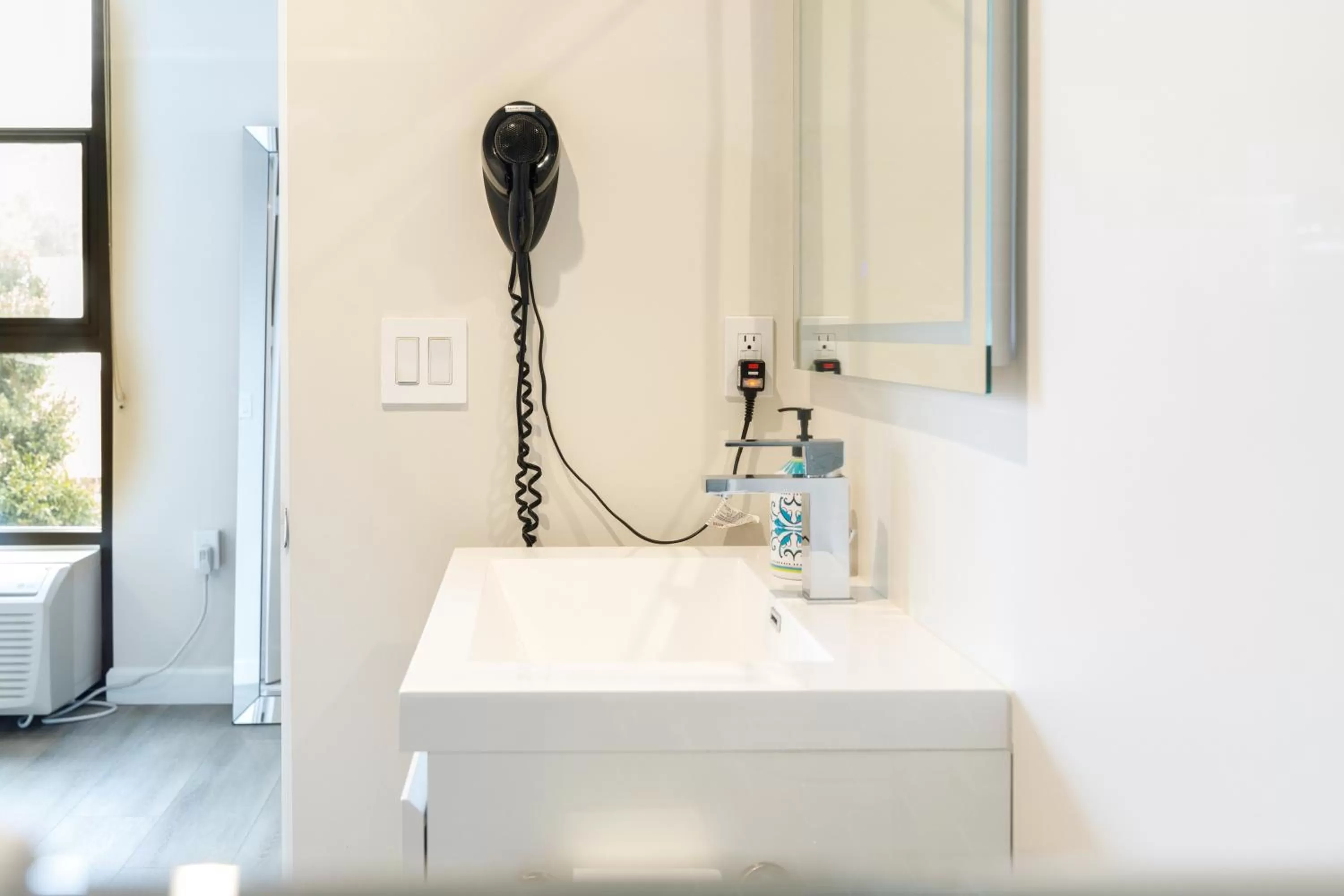 Shower in Park Plaza Lodge