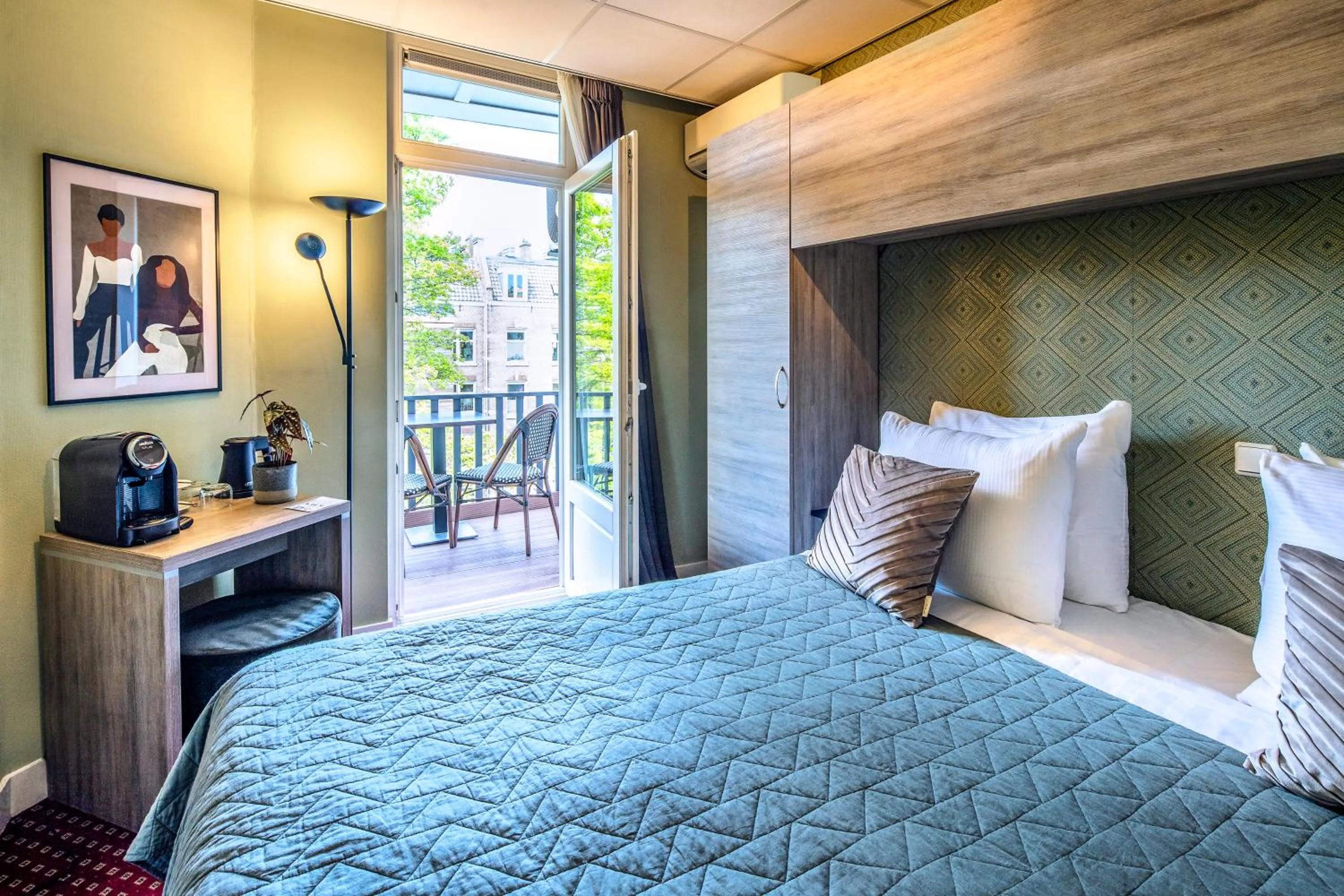 Bed in Hotel Atlantis Amsterdam