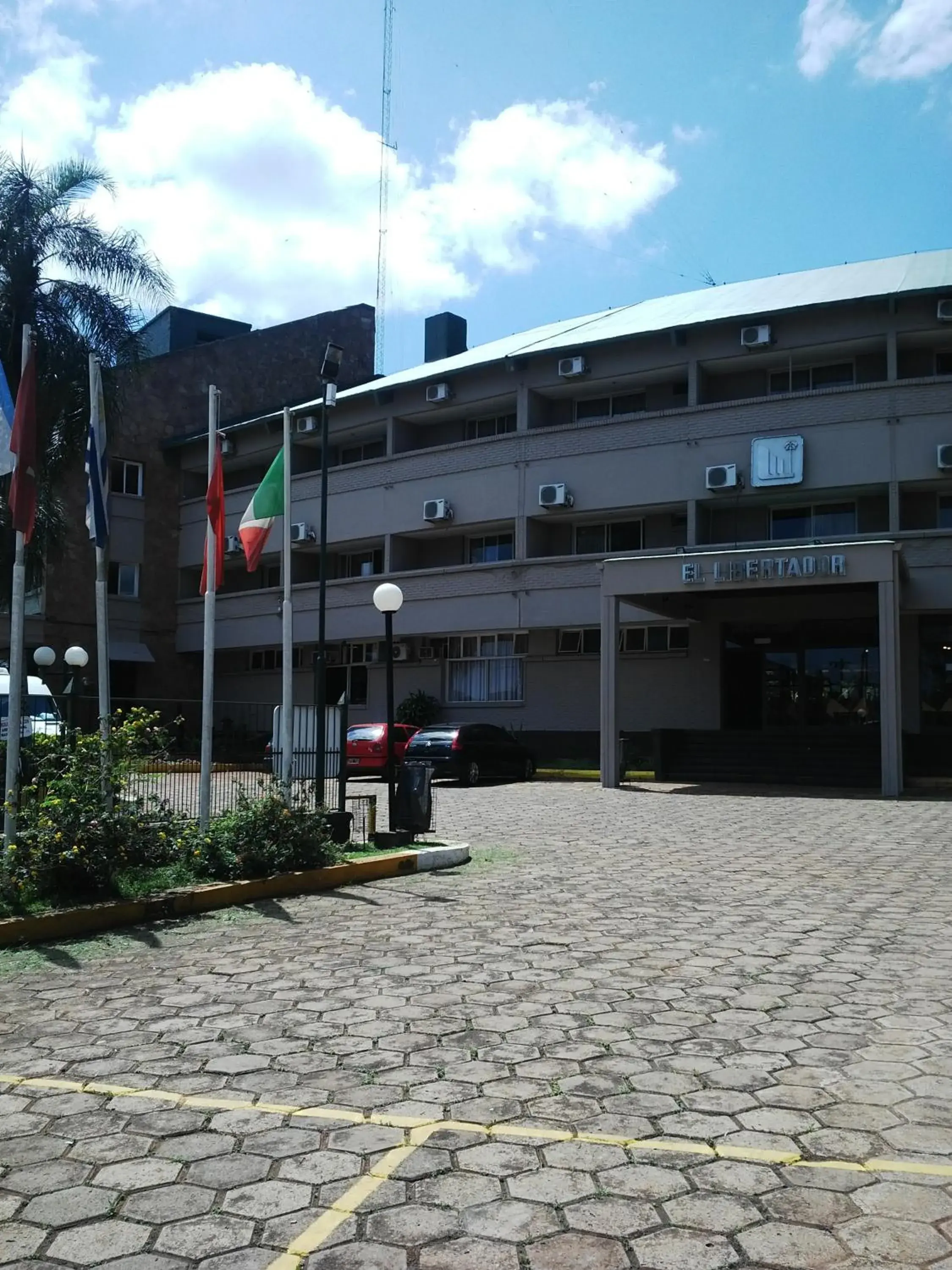 Facade/entrance, Property Building in Hotel El Libertador