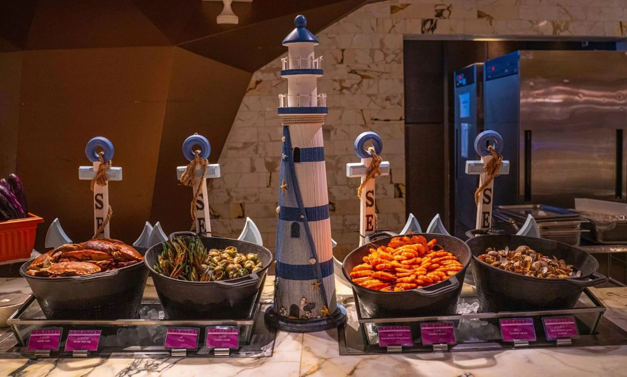 Restaurant/places to eat in Crowne Plaza Hong Kong Kowloon East by IHG