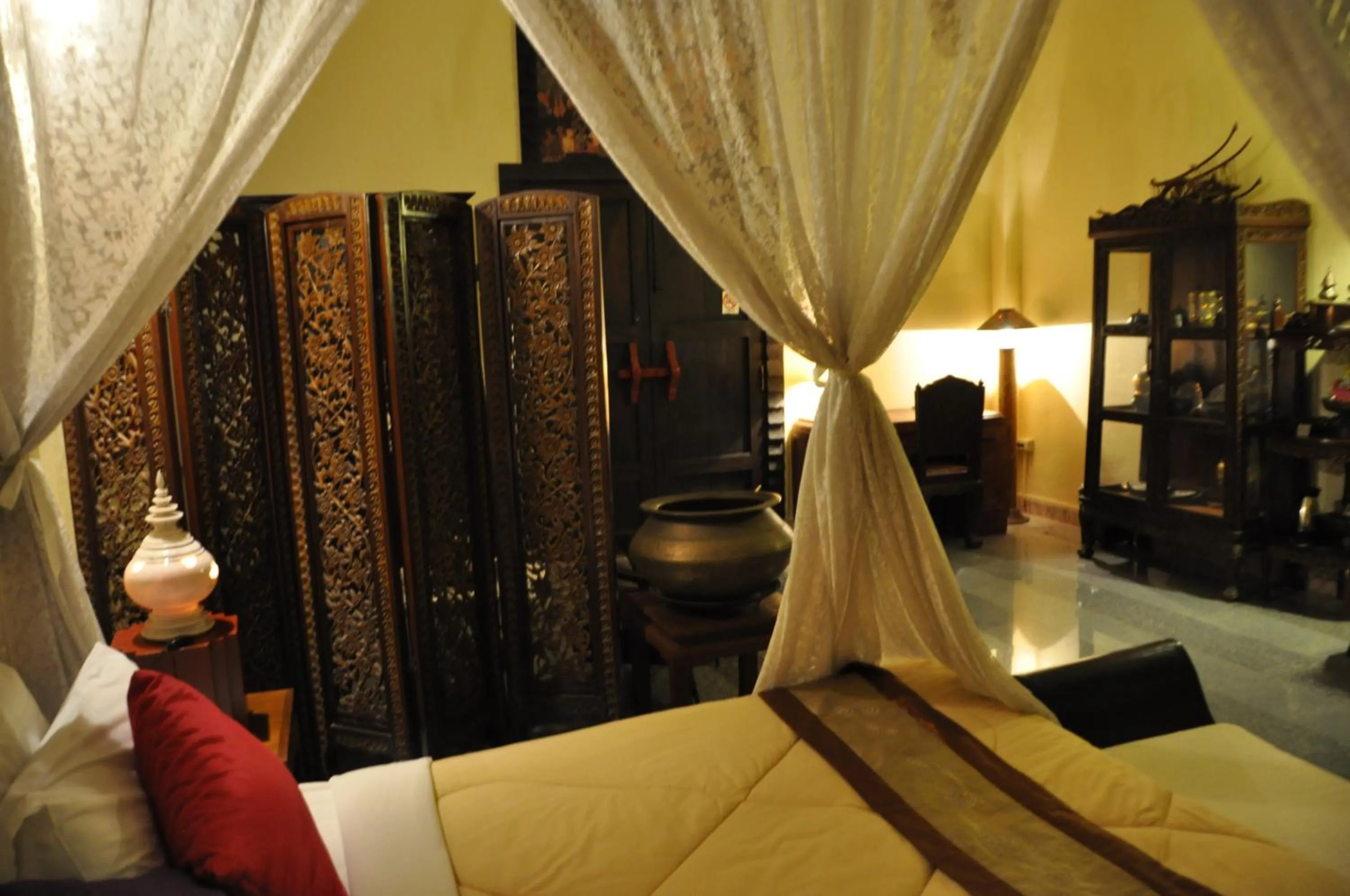 Bedroom in Ruean Thai Hotel