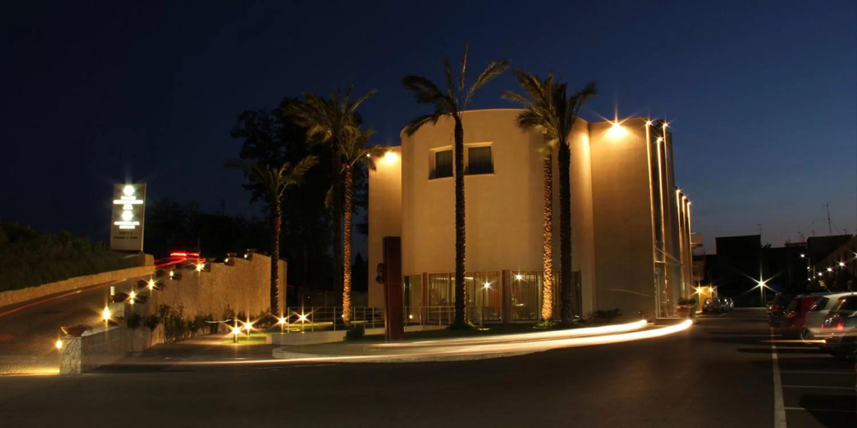 Facade/entrance in Palazzo Giordano Bruno