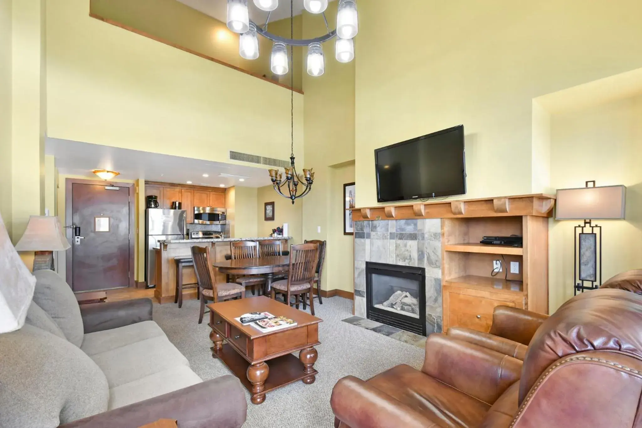 Living room, Seating Area in Sundial Lodge Park City - Canyons Village