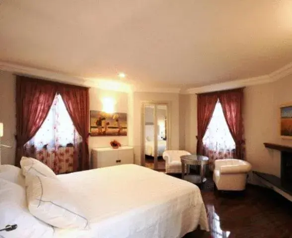 Bedroom, Bed in Sangallo Hotel