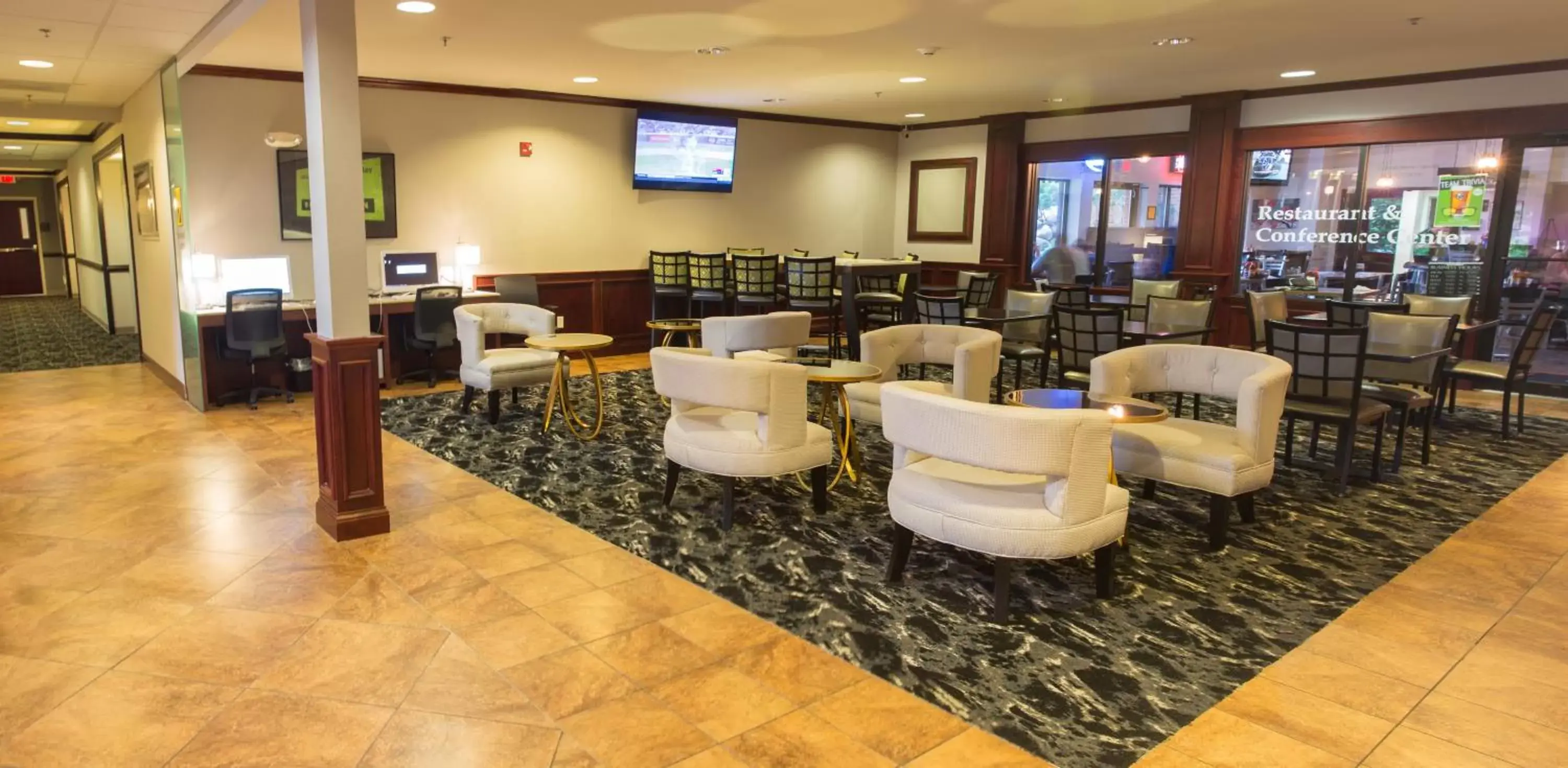 American breakfast, Lounge/Bar in Parke Regency Hotel & Conf Ctr., BW Signature Collection
