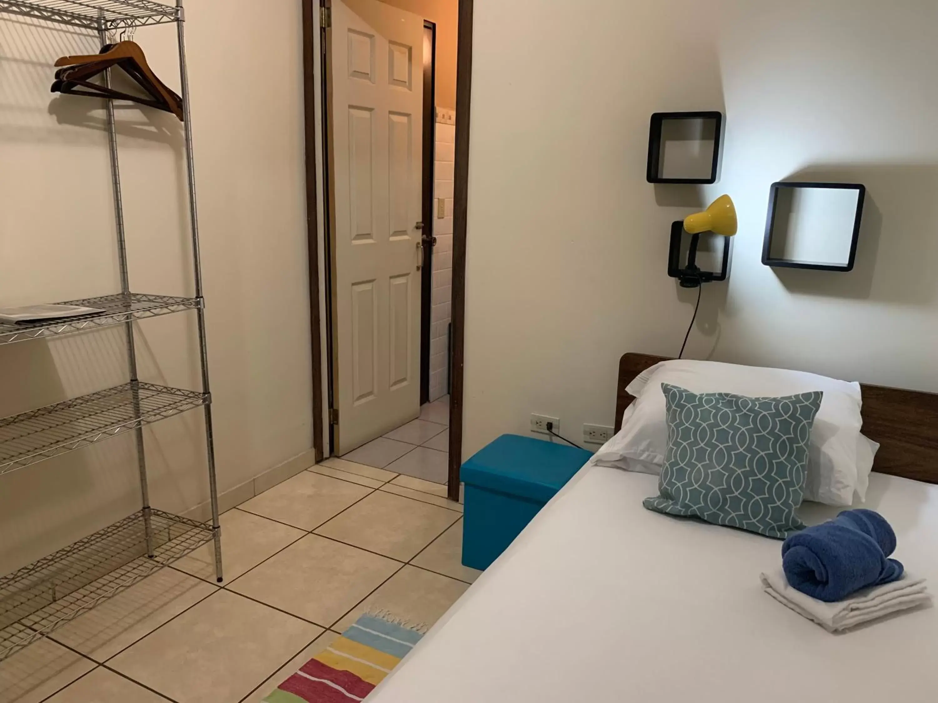 Single Room with Bathroom in Boutique Hotel Casa de Lis, Turrialba Single Room with Bathroom in Boutique Hotel Casa de Lis, Turrialba