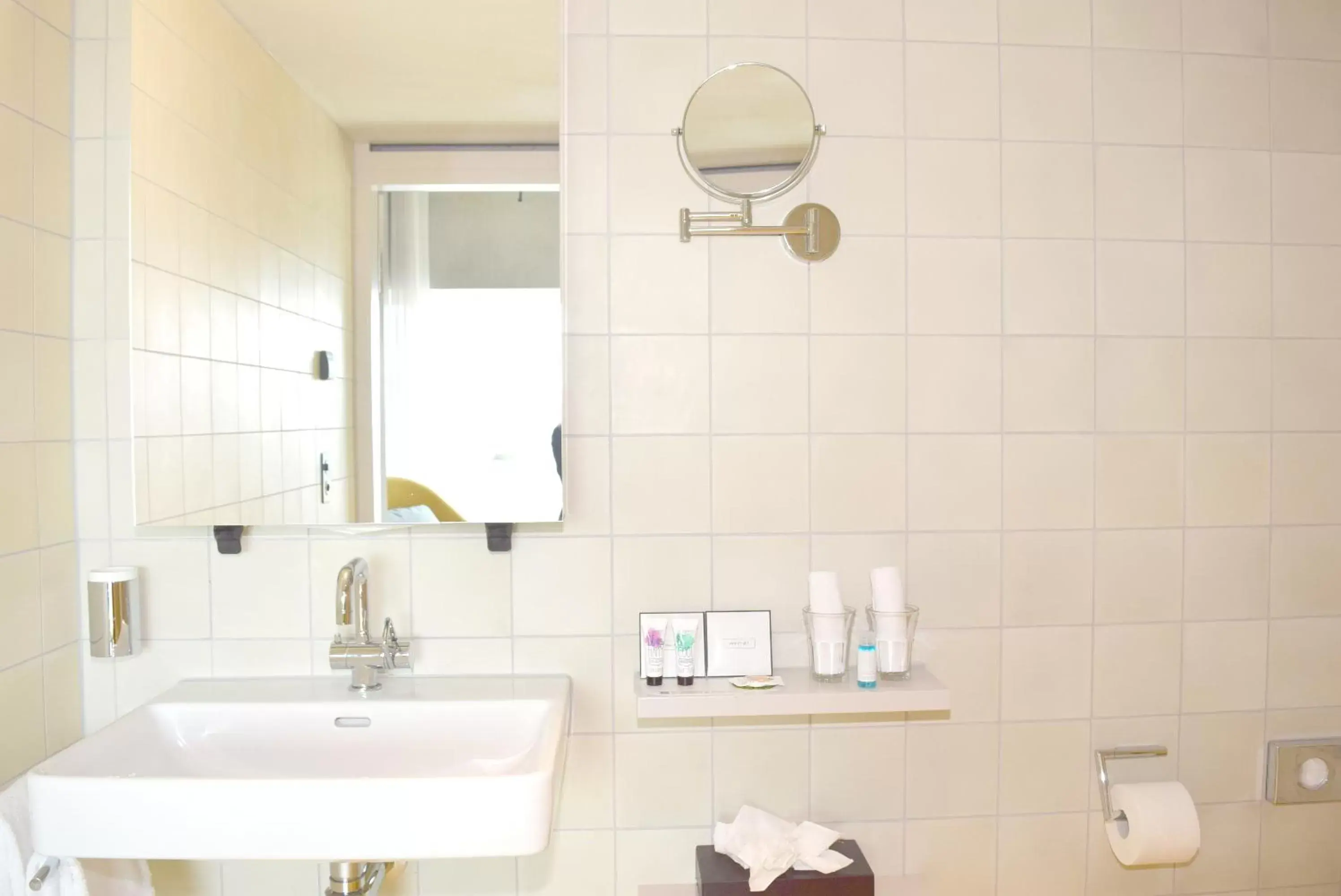 Shower, Bathroom in Placid Hotel Design & Lifestyle Zurich