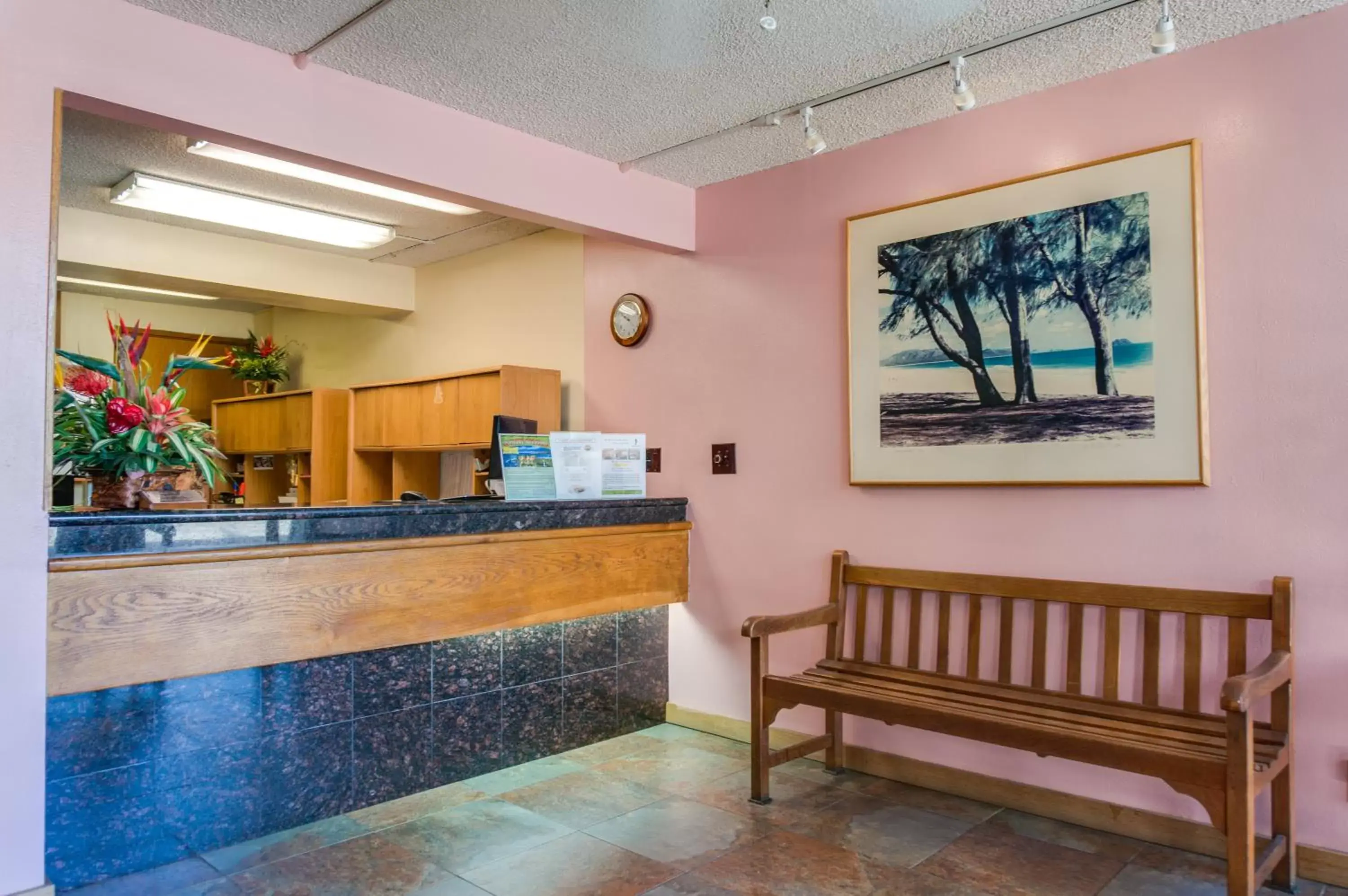 Lobby or reception, Lobby/Reception in Kuhio Banyan Hotel (with Kitchenettes)