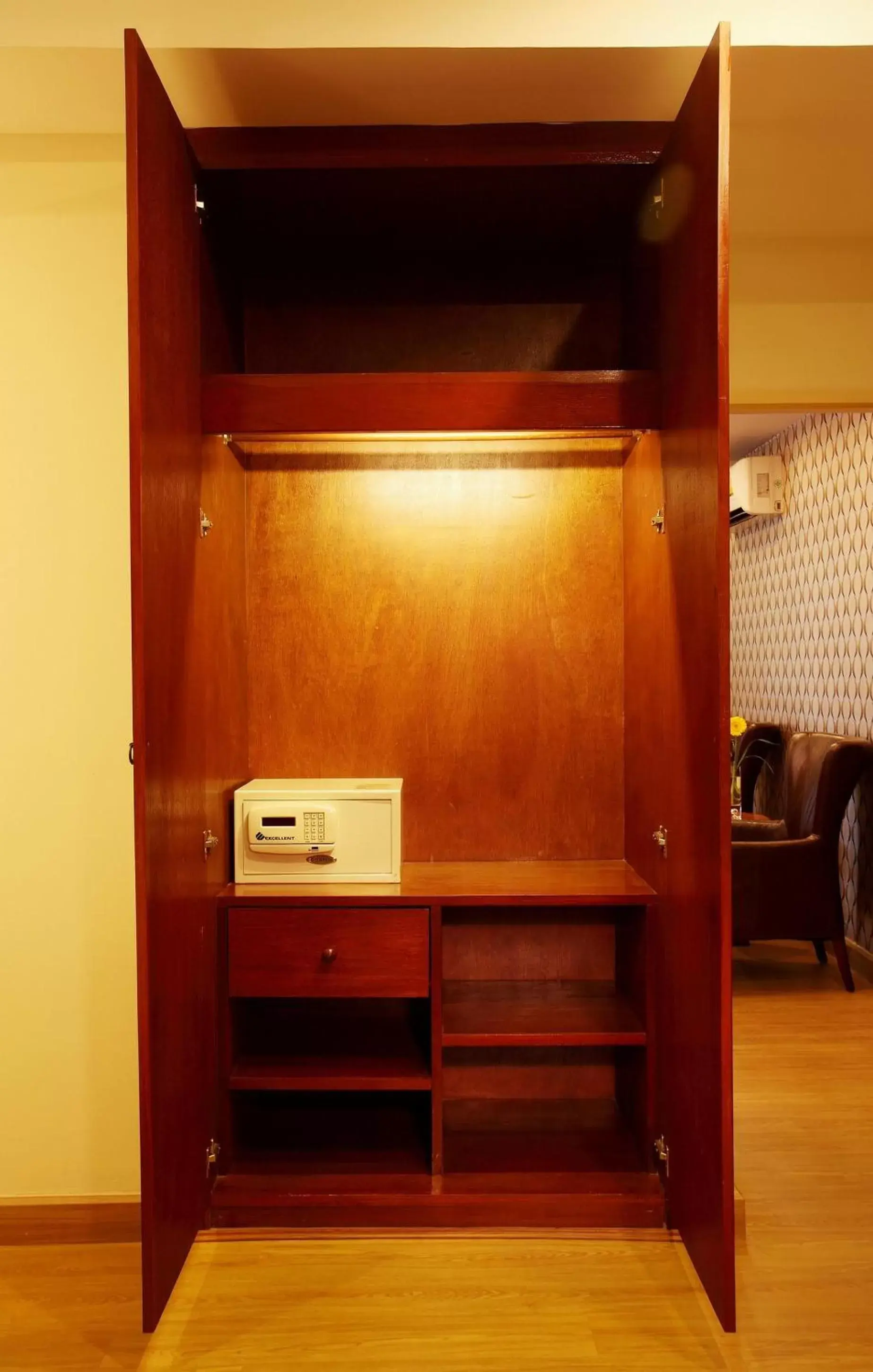 Other, TV/Entertainment Center in Nova Park Hotel by Compass Hospitality