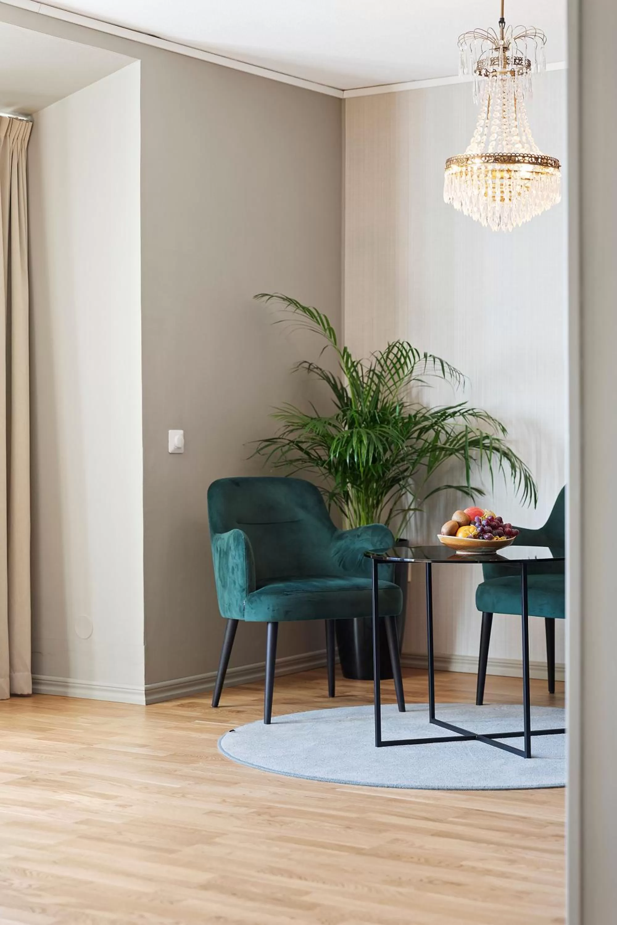 Living room in First Hotel Strand