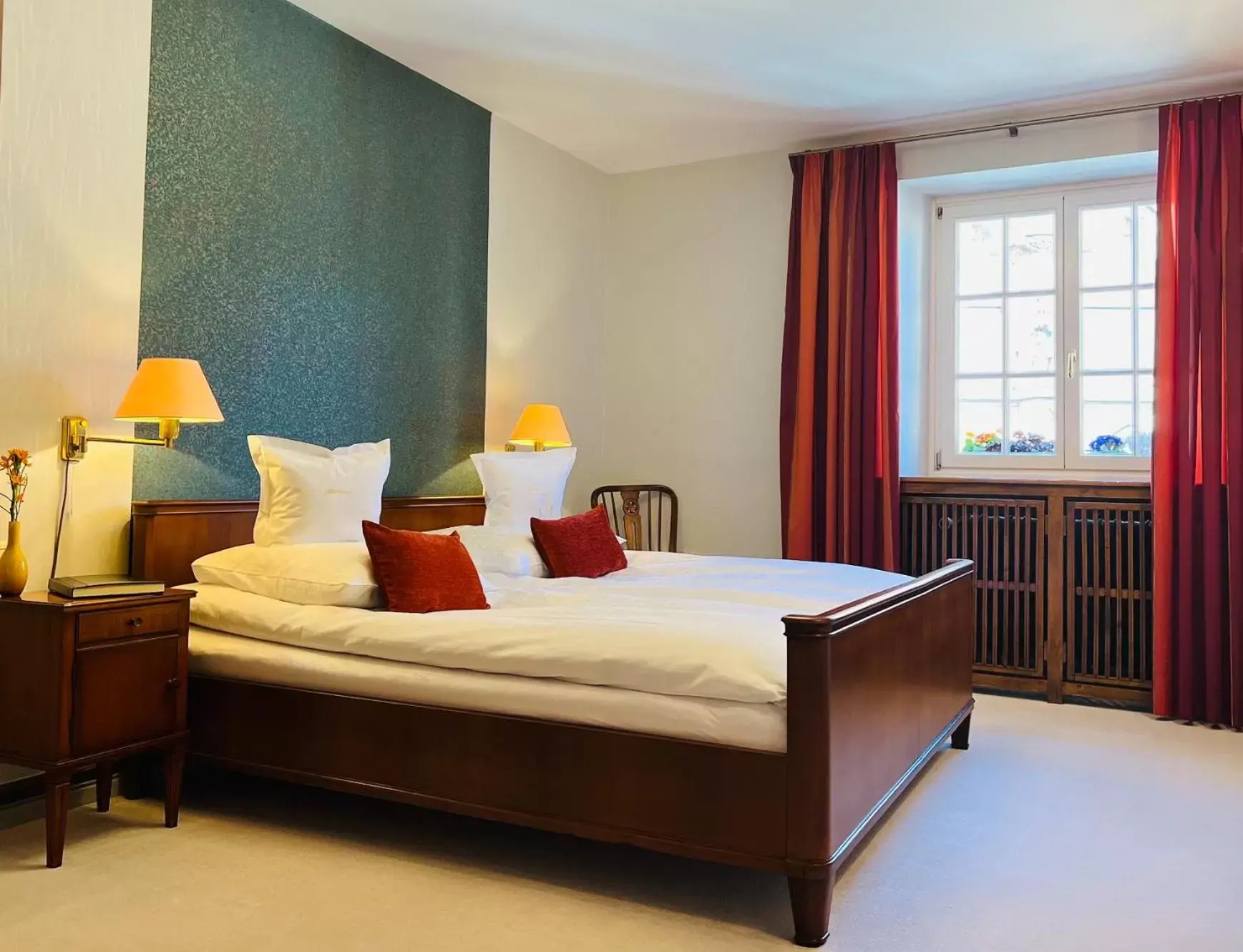 Staff, Bed in Boutiquehotel Oberkirch im Zentrum