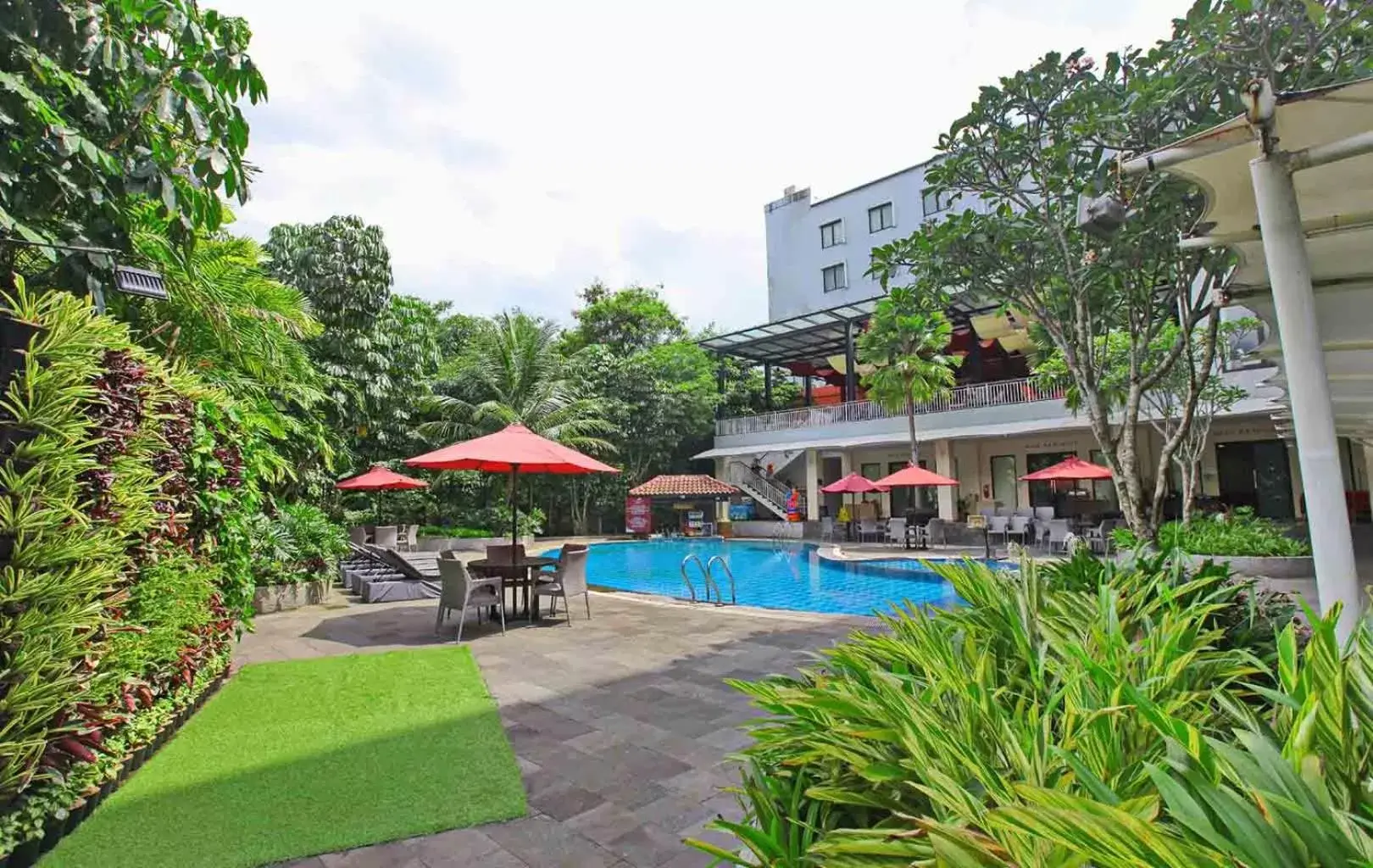 Day, Swimming Pool in Padjadjaran Suites Resort and Convention Hotel