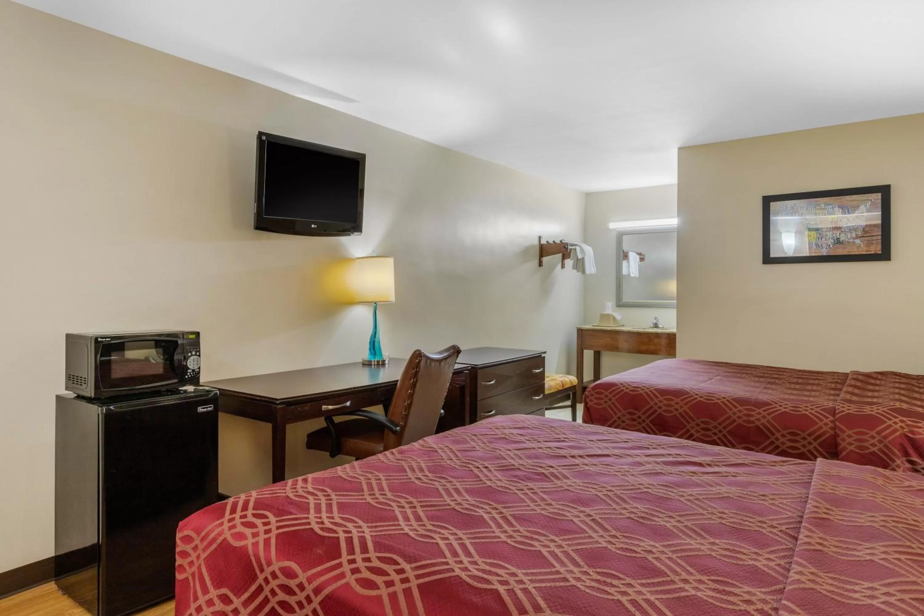 TV and multimedia, Bed in Econo Lodge Gaffney