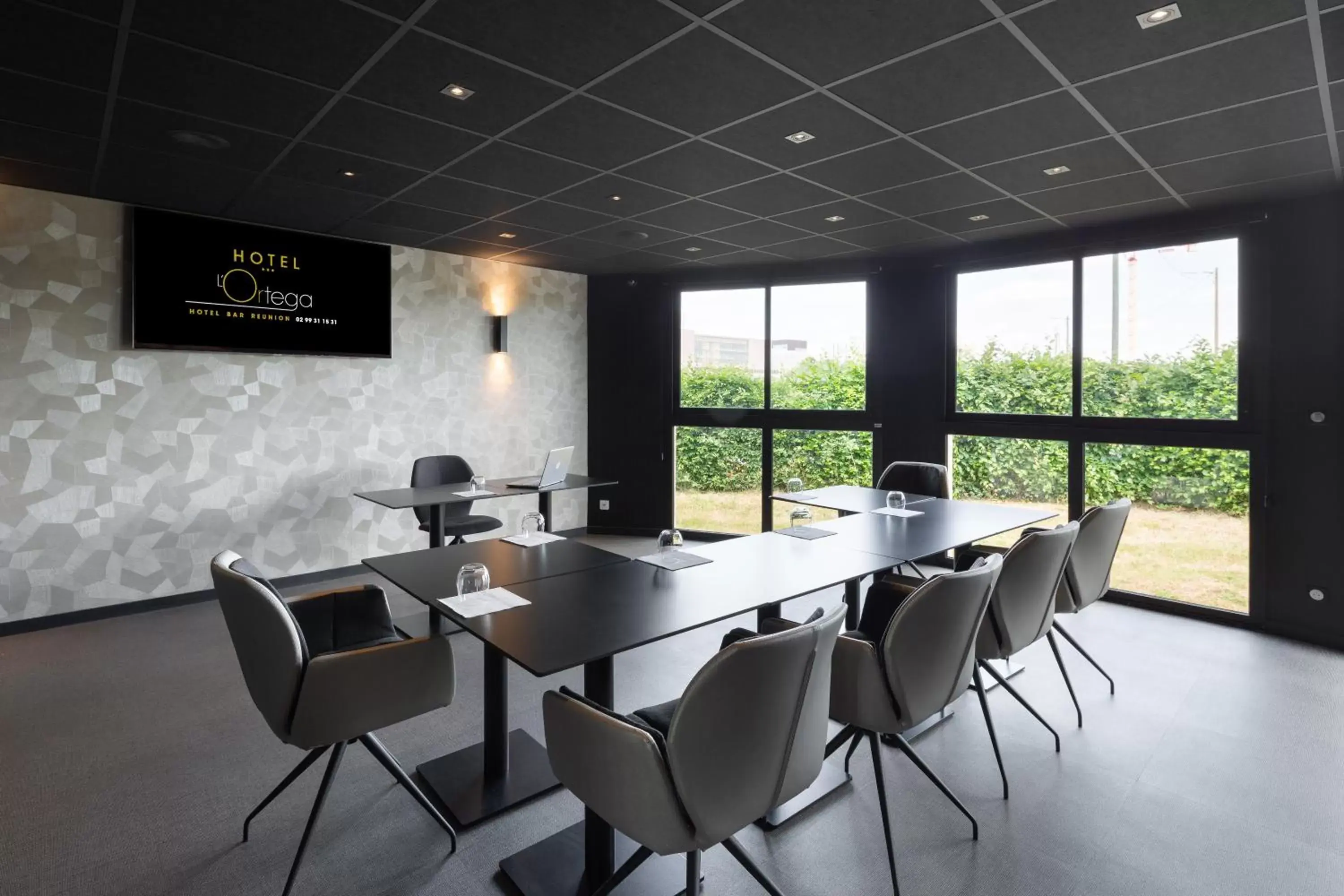 Meeting/conference room in Hotel l'Ortega Rennes Aeroport