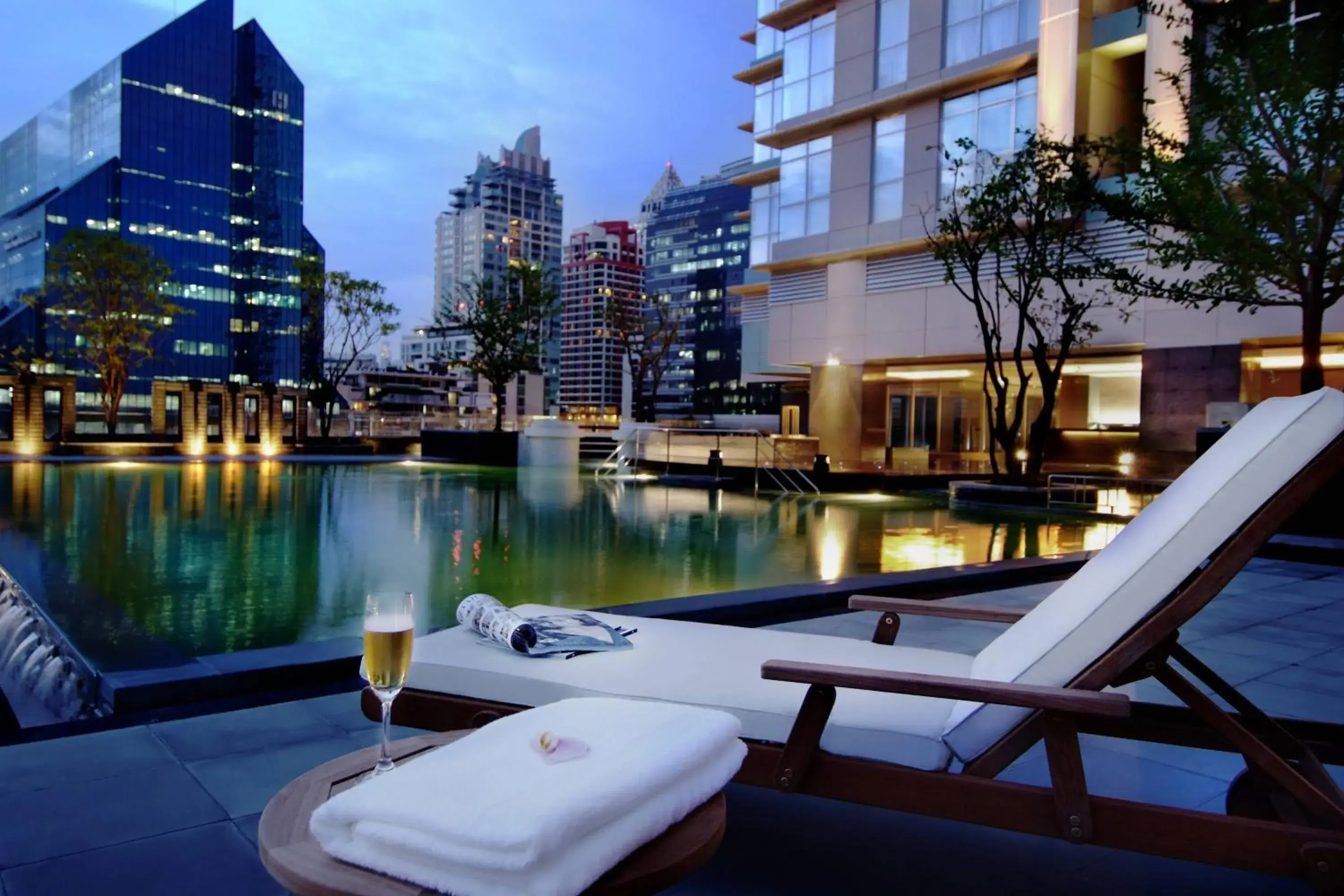 Swimming pool in Sathorn Vista, Bangkok - Marriott Executive Apartments