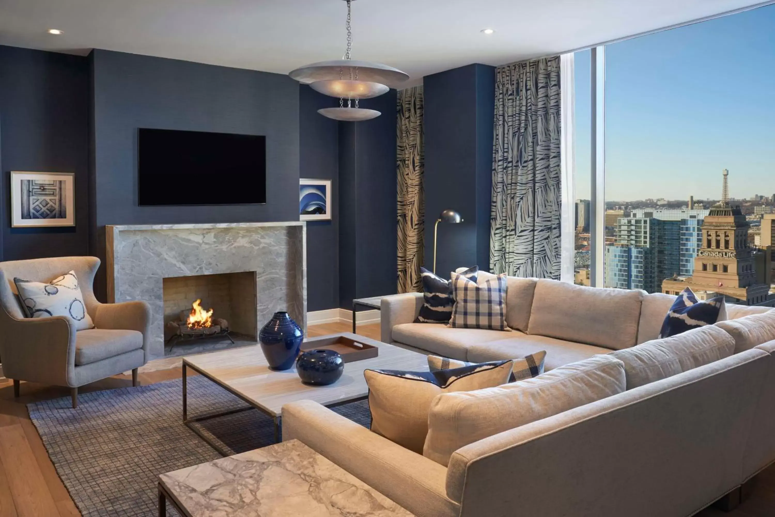 Bedroom, Seating Area in Hilton Toronto