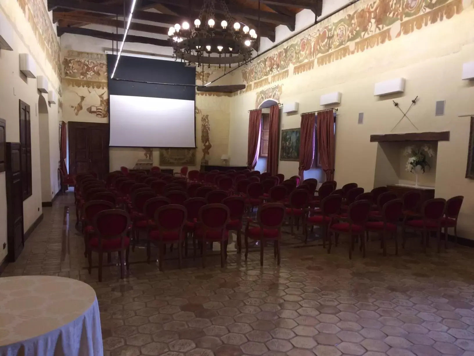 Business facilities in Castello di Altomonte