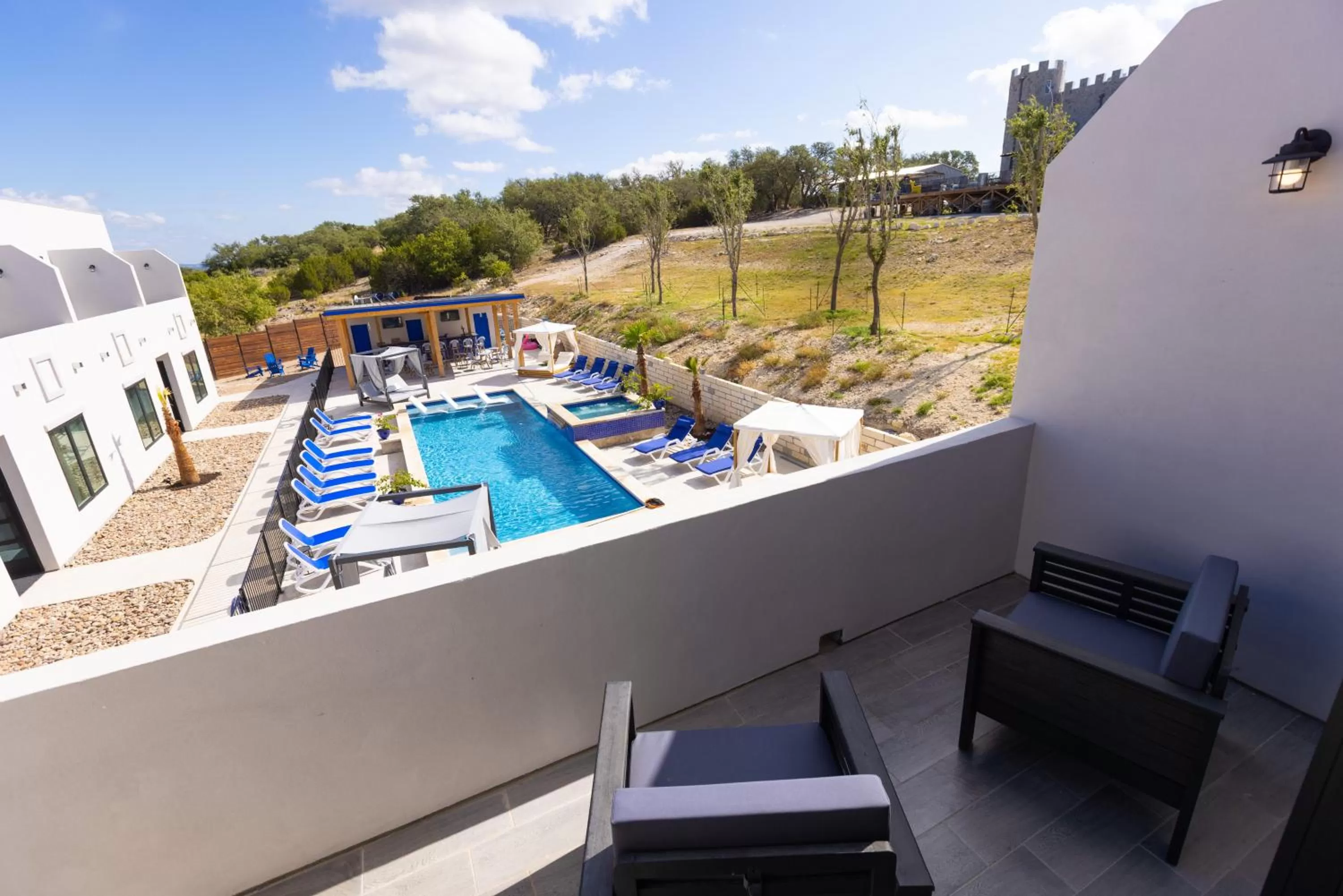 Balcony/Terrace in The Bentley Hotel on 290