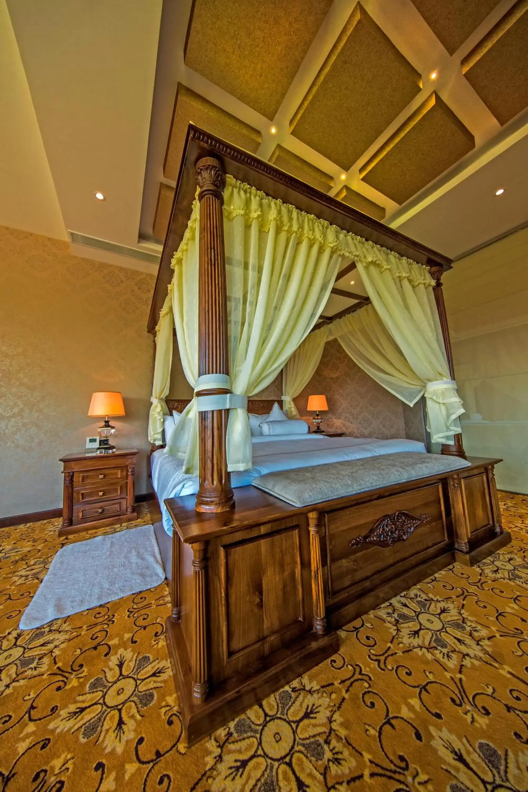 Bed in The Golden Crown Hotel