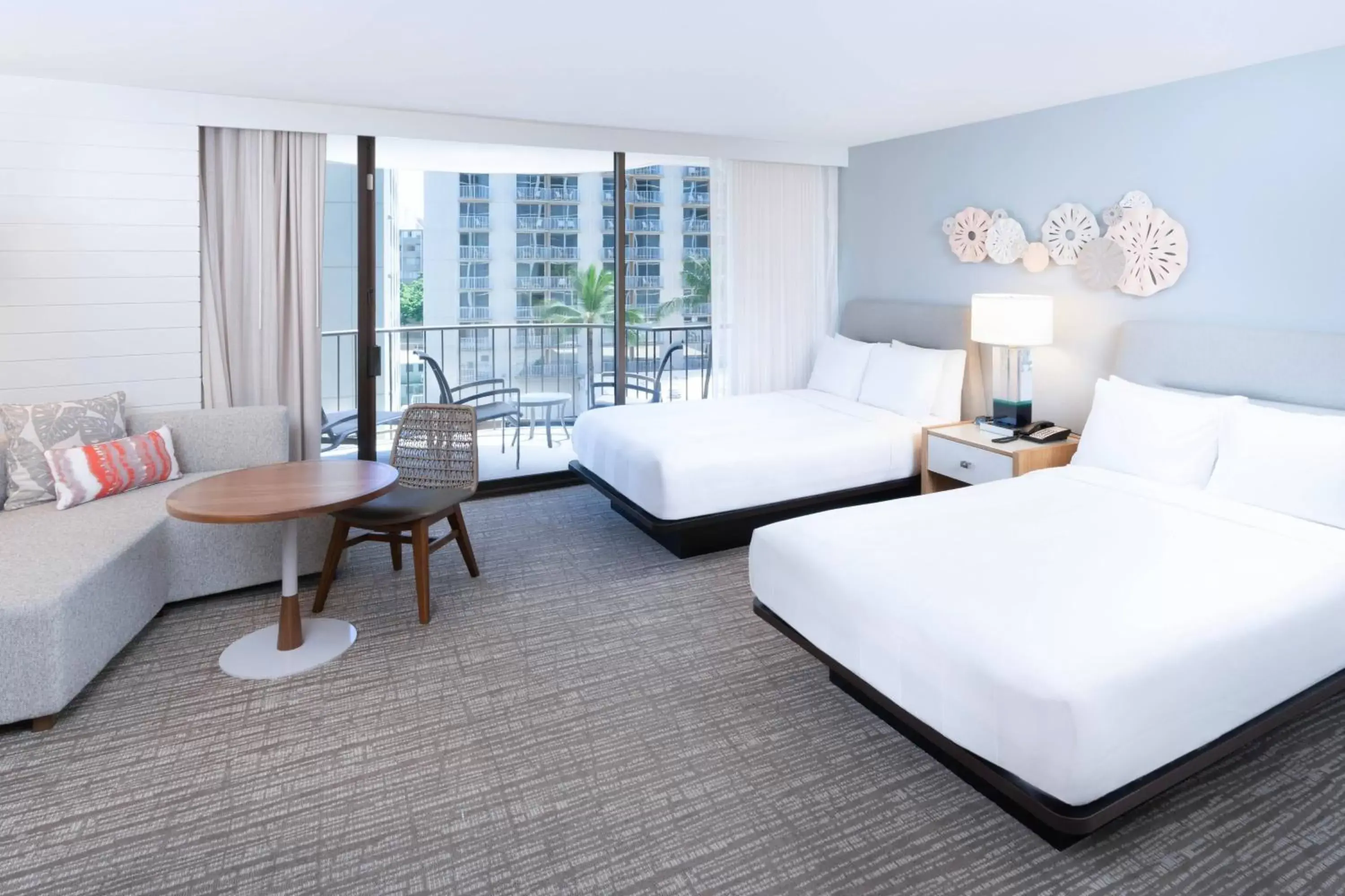 Premium Ocean View, Guest room, 2 Double, Kealohilani Twr in Waikiki Beach Marriott Resort & Spa