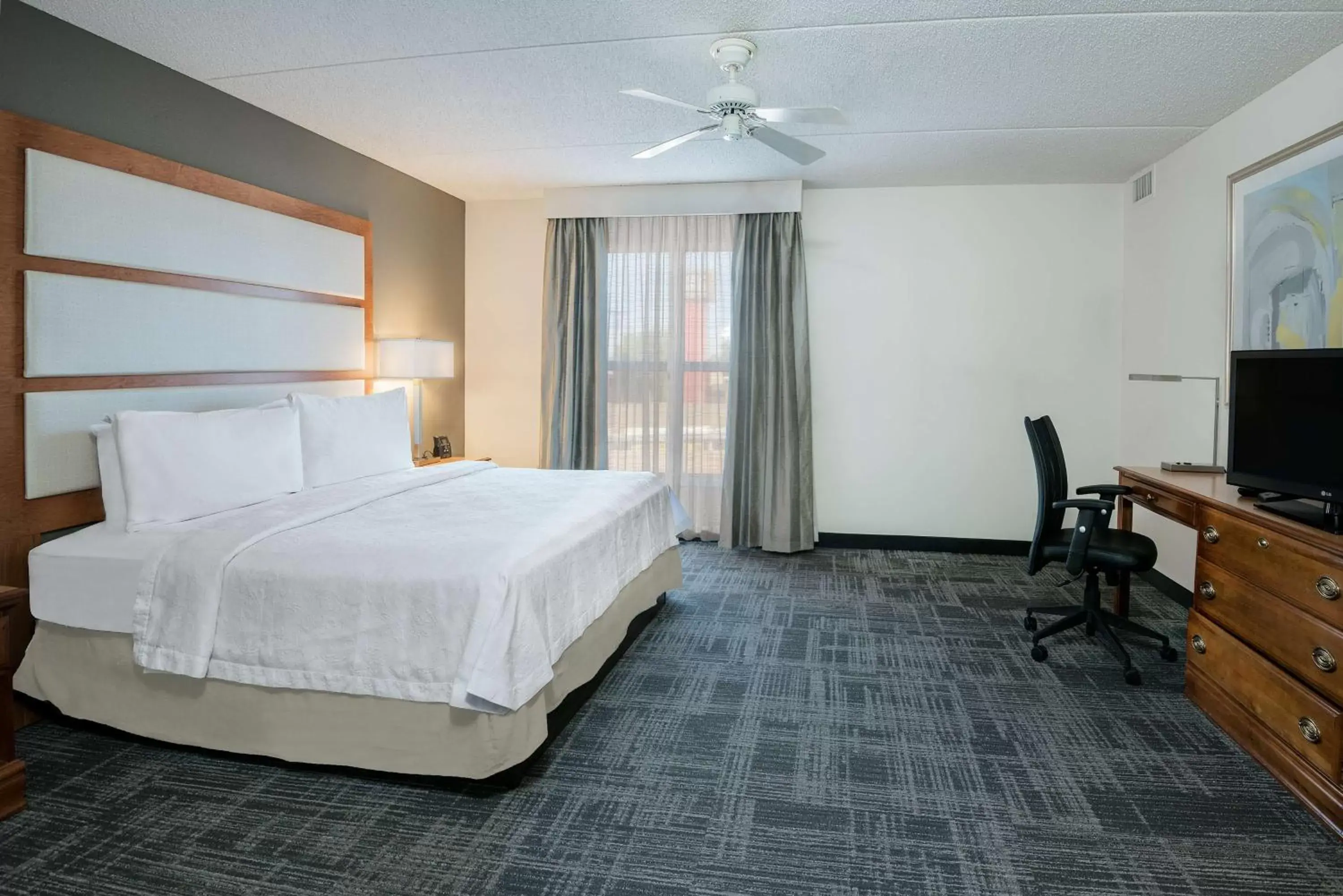 Bed in Homewood Suites Phoenix-Metro Center