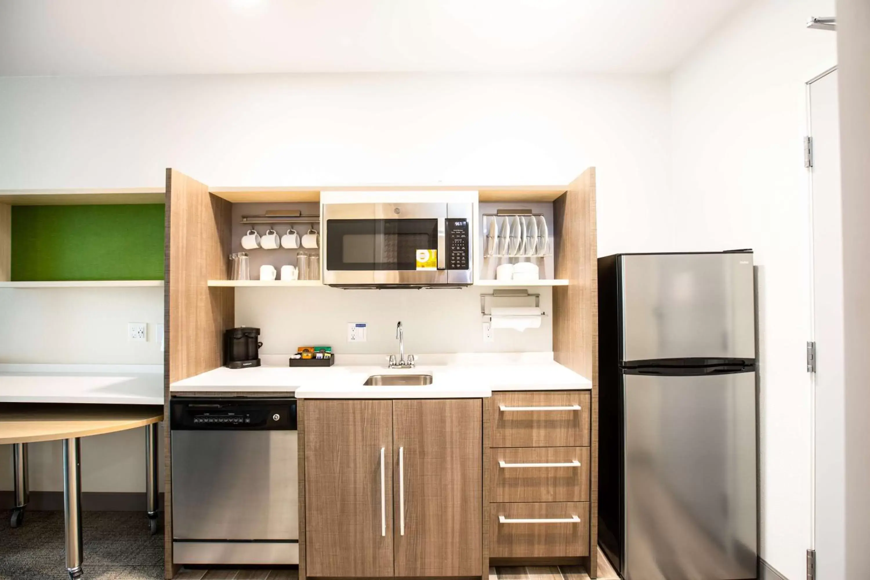 Kitchen or kitchenette, Kitchen/Kitchenette in Home2 Suites By Hilton Carlsbad, Ca