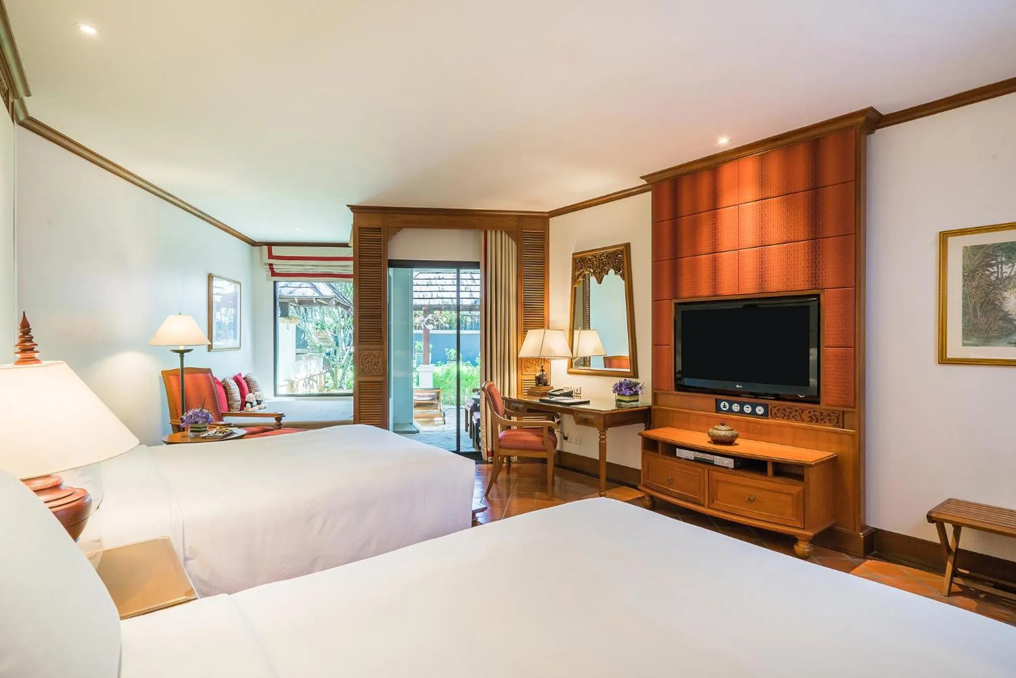 TV and multimedia, Bed in JW Marriott Phuket Resort and Spa