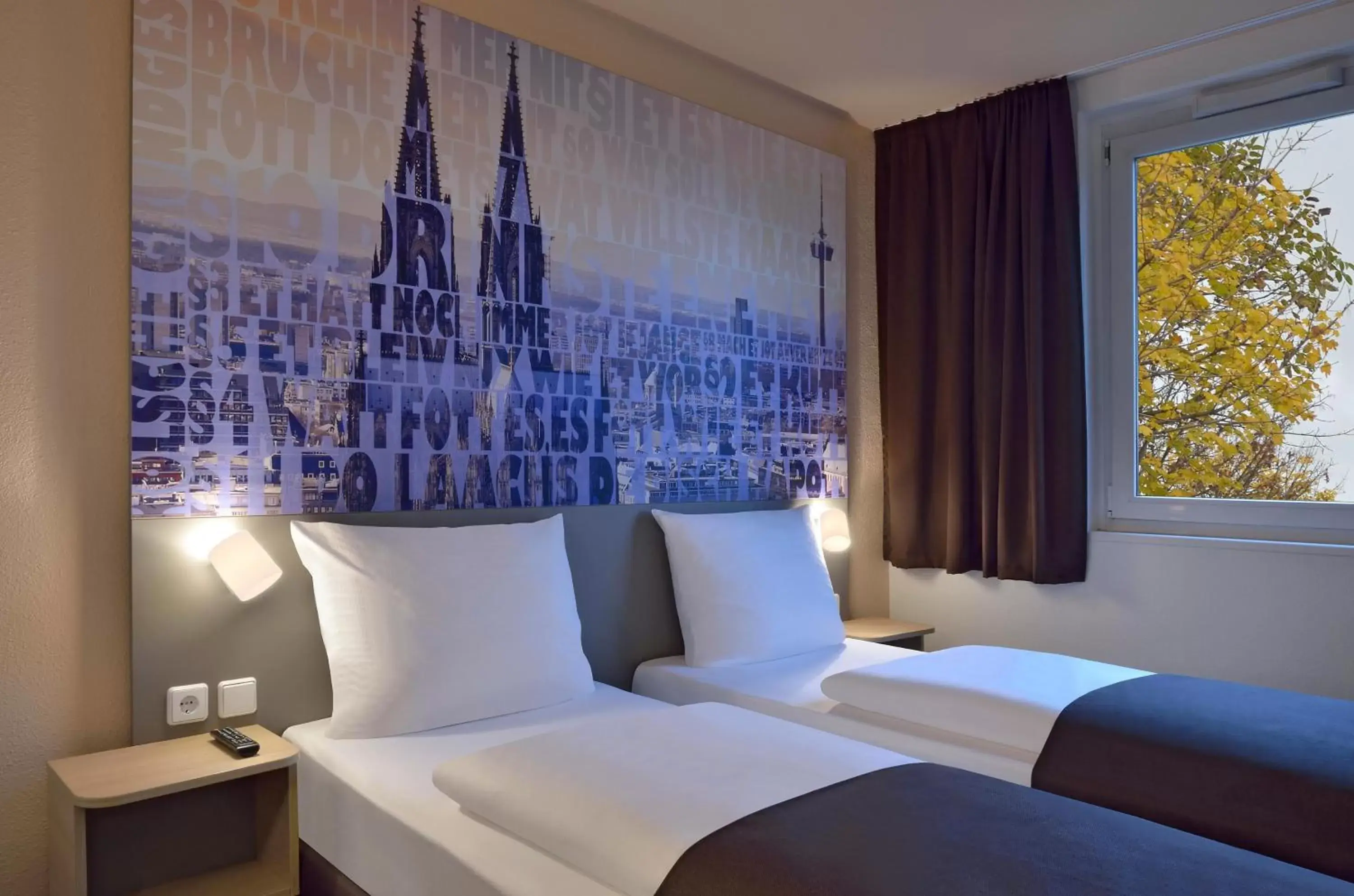 Photo of the whole room, Bed in B&B Hotel Köln-West