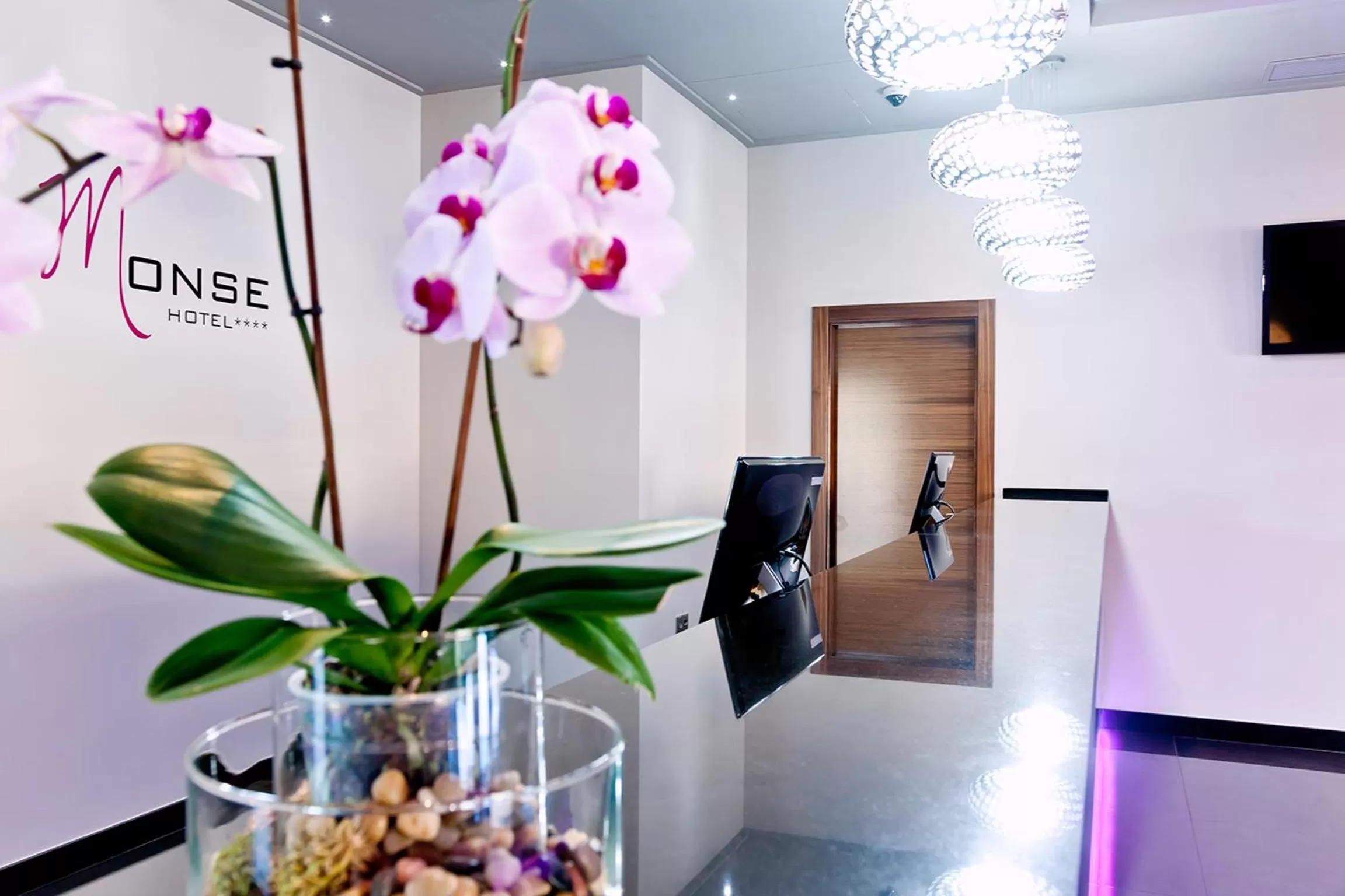 Lobby or reception in Dña Monse Hotel Spa & Golf