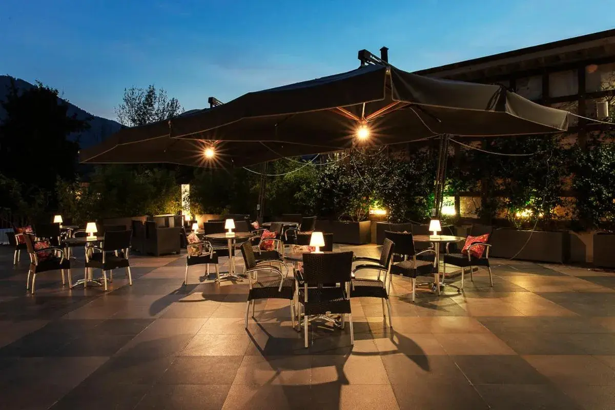 Balcony/Terrace, Restaurant/Places to Eat in Hotel Doriguzzi